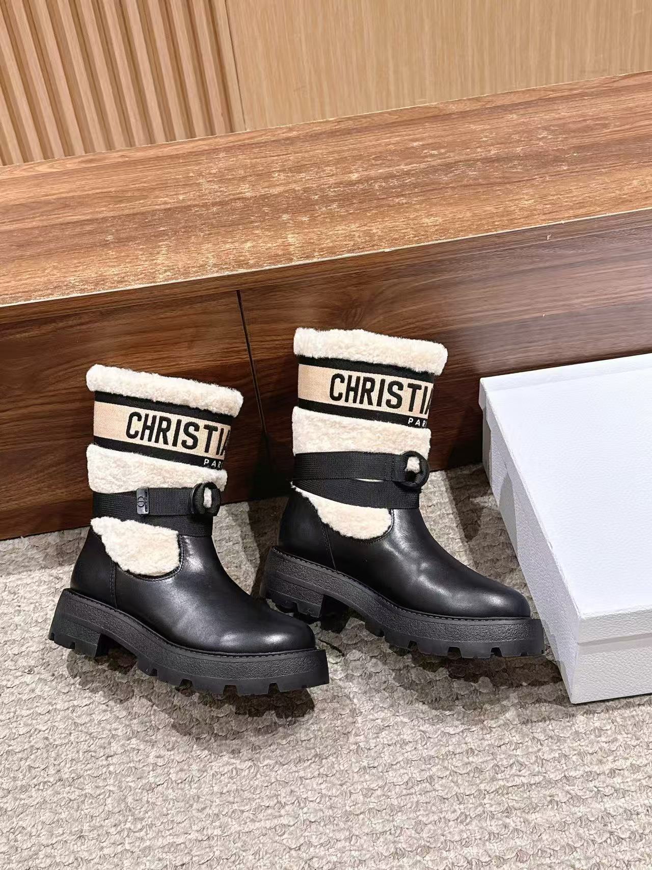 DIOR 高品質ウール レターアンクルブーツ【50％割引+送料無料】