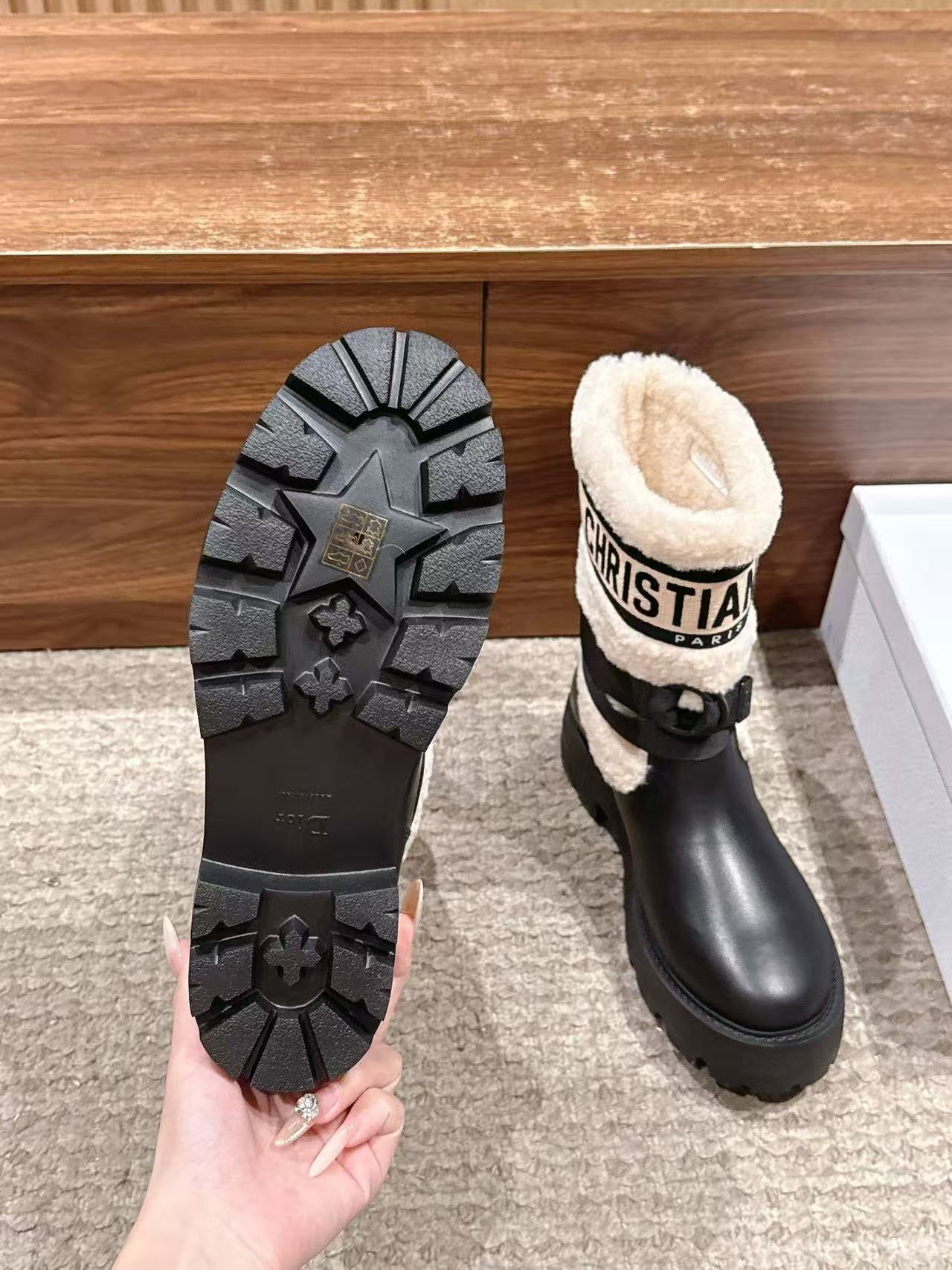 DIOR 高品質ウール レターアンクルブーツ【50％割引+送料無料】