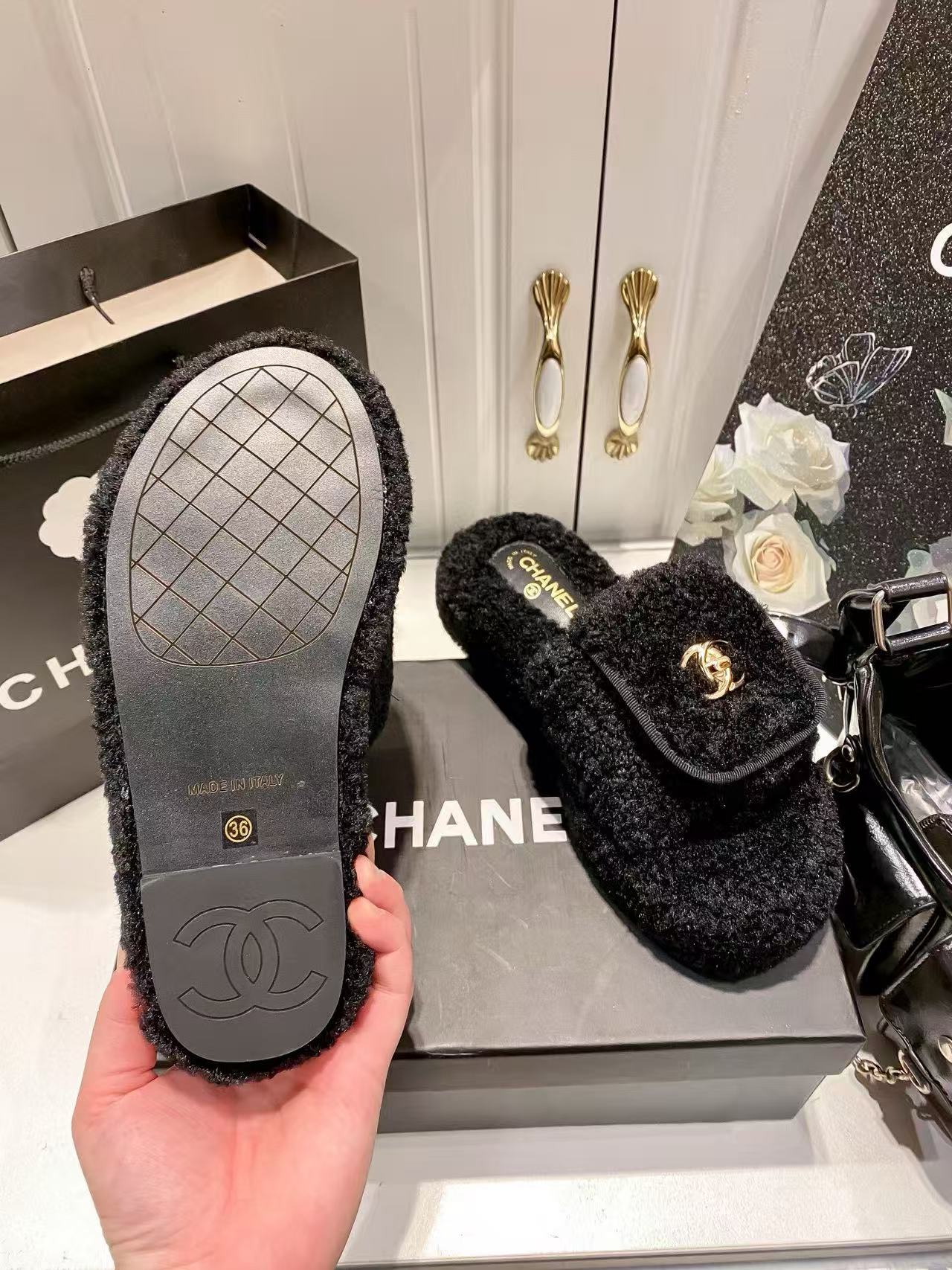 CHANE1ダブルCプラットフォームファジースリッパ【50％割引+送料無料】