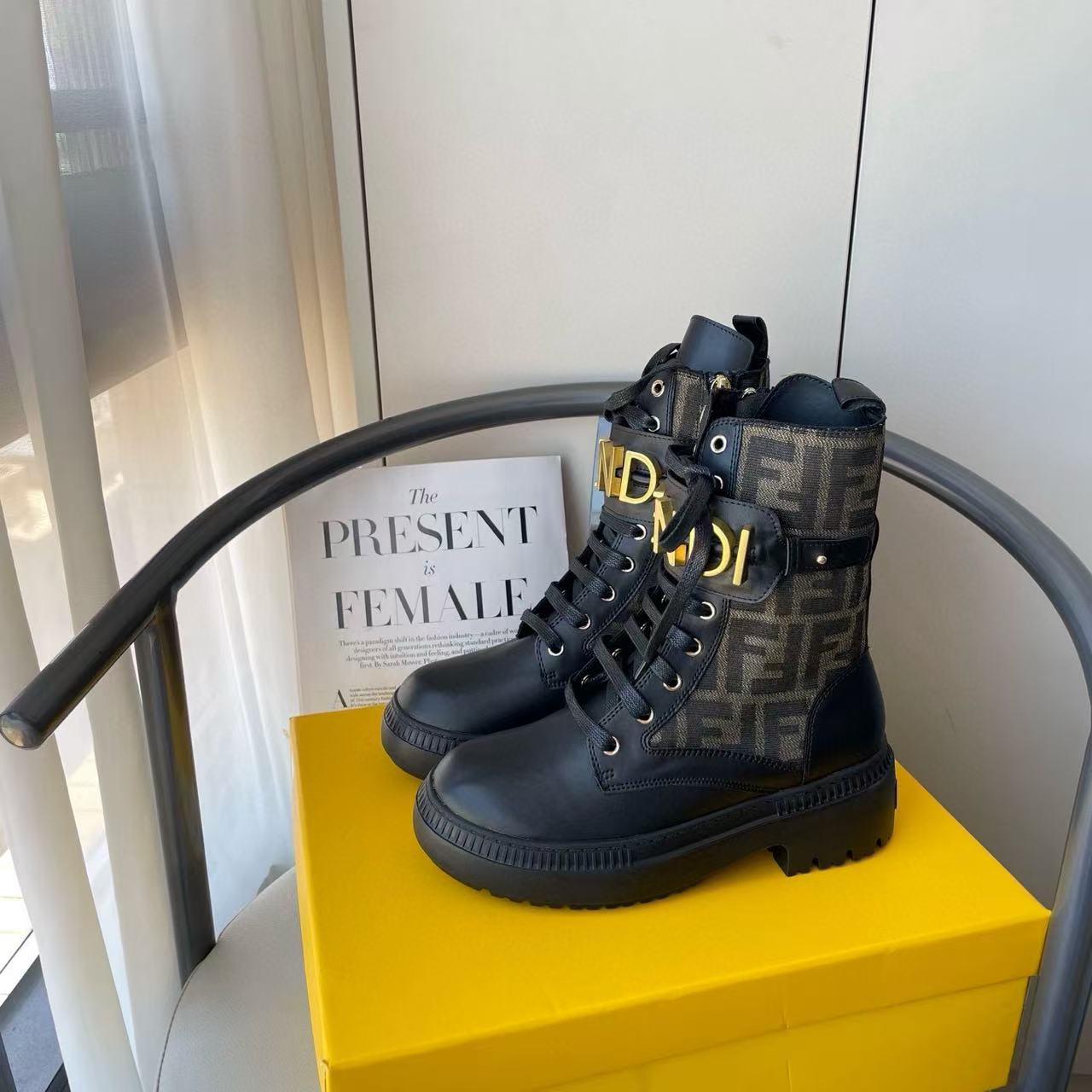 FEND1 秋冬 レースアップ マーティンブーツ【50％割引+送料無料】