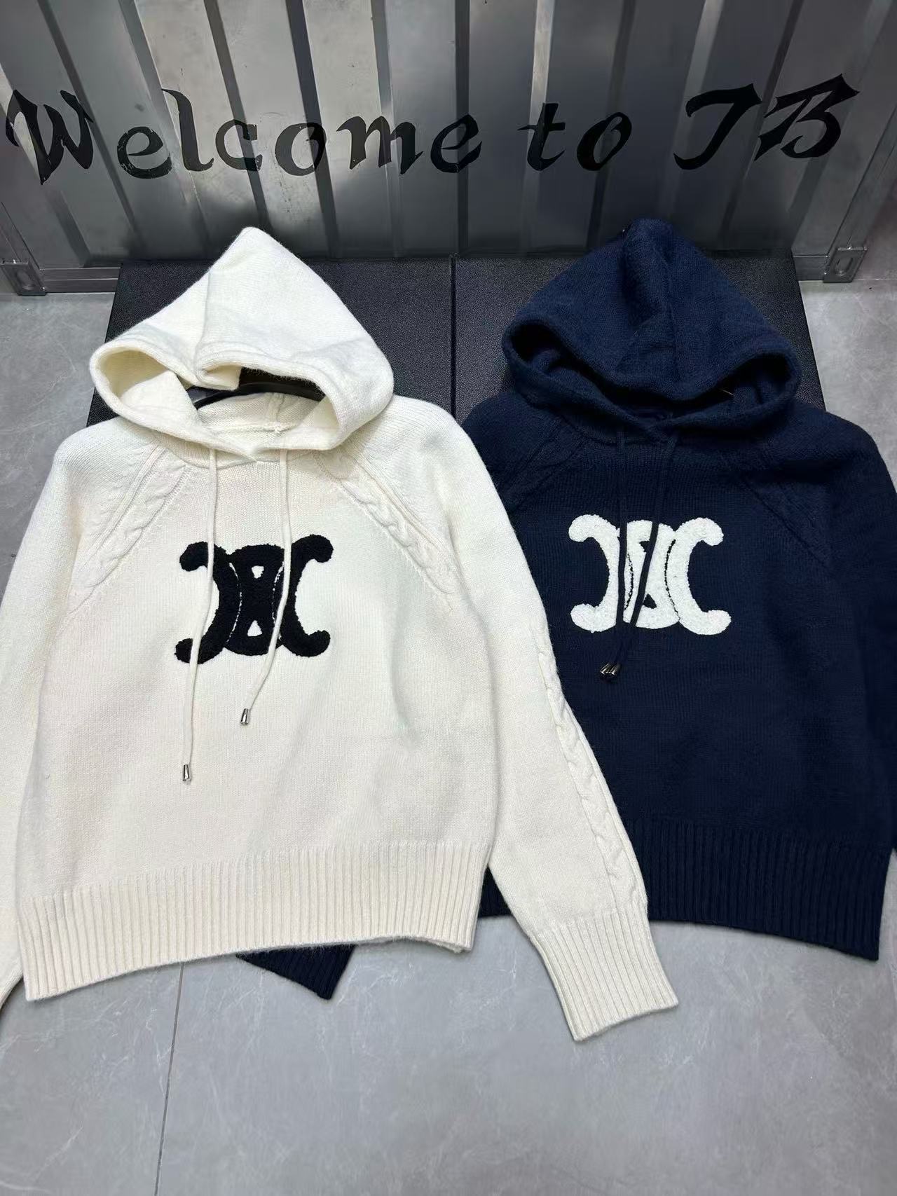 CEL1NE 凱旋門フード付きセーター【50％割引+送料無料】