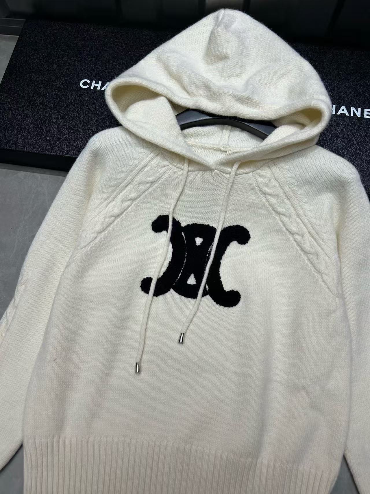 CEL1NE 凱旋門フード付きセーター【50％割引+送料無料】