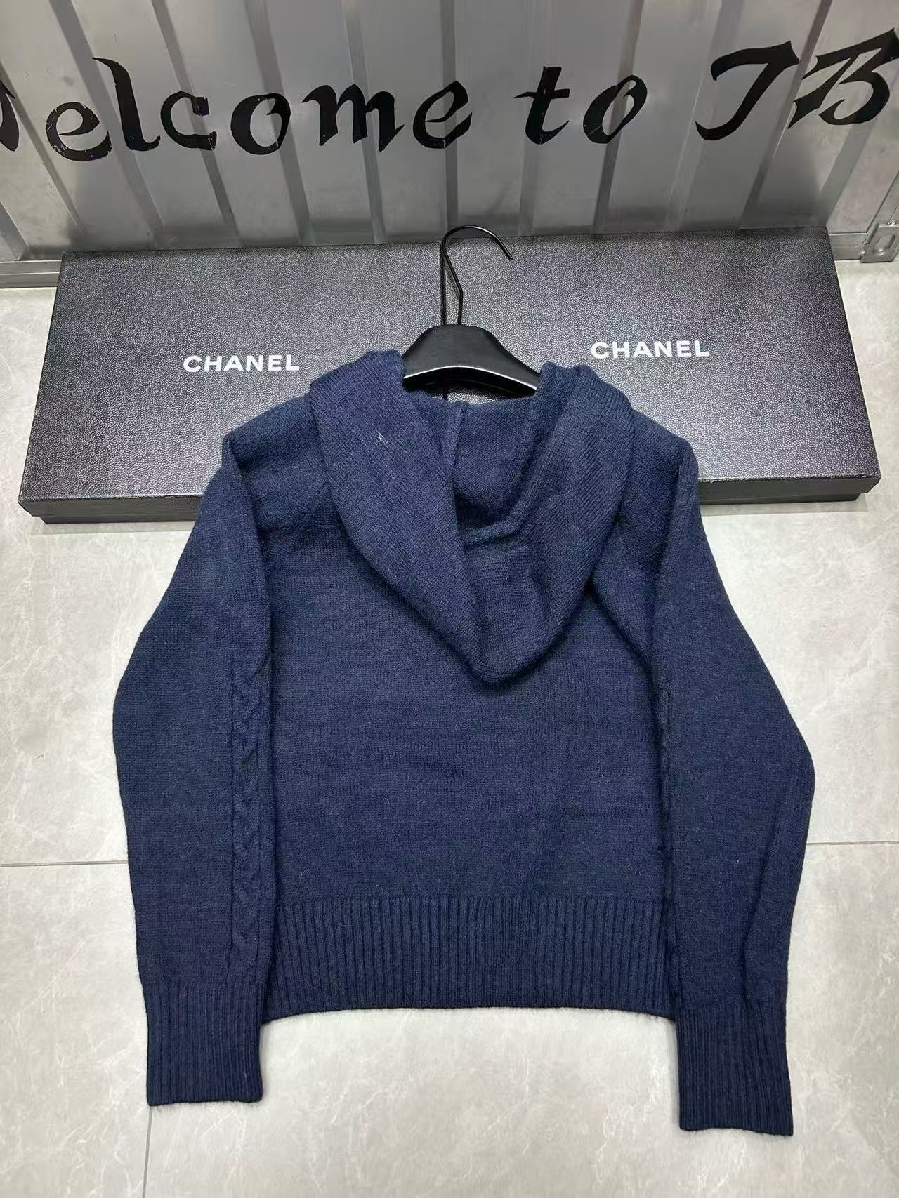 CEL1NE 凱旋門フード付きセーター【50％割引+送料無料】