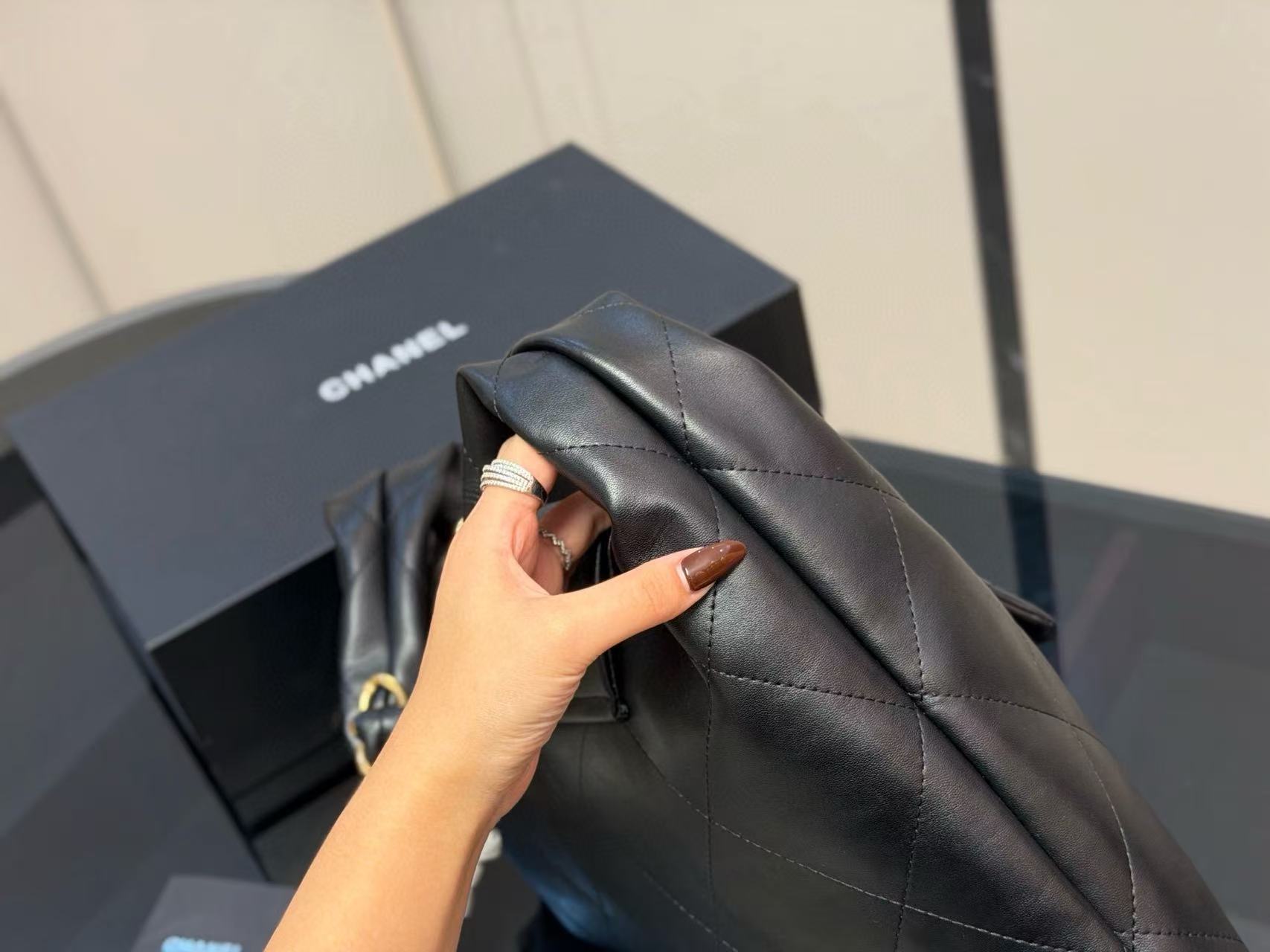 CHANE1クラシックなダブルCフラップレザーアンダーアームバッグ【50％割引+送料無料】