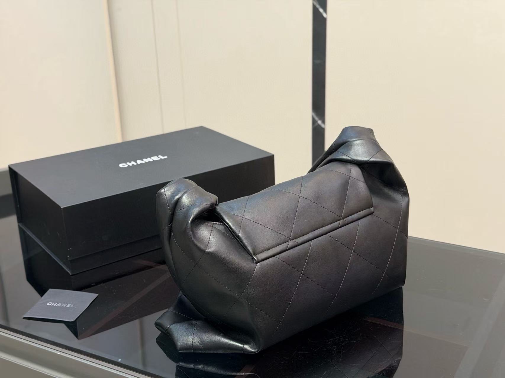 CHANE1クラシックなダブルCフラップレザーアンダーアームバッグ【50％割引+送料無料】