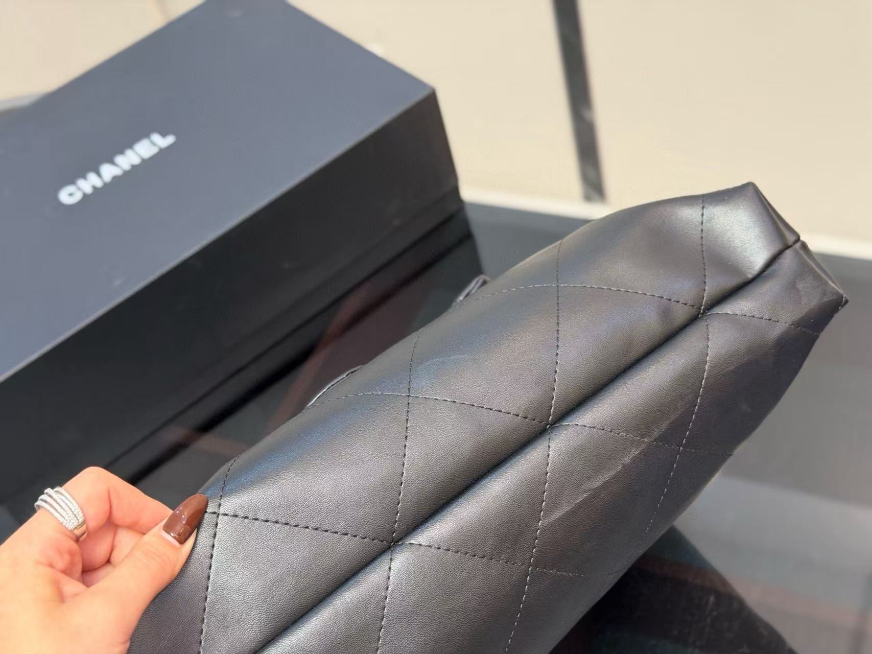 CHANE1クラシックなダブルCフラップレザーアンダーアームバッグ【50％割引+送料無料】