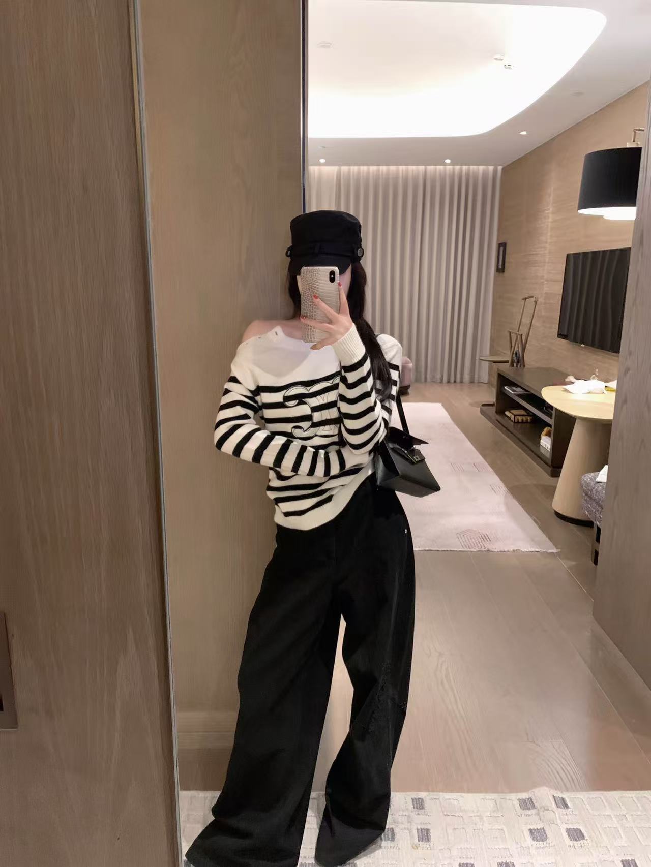 CEL1NE ストライプ 凱旋門 ショルダーボタン セーター【50％割引+送料無料】