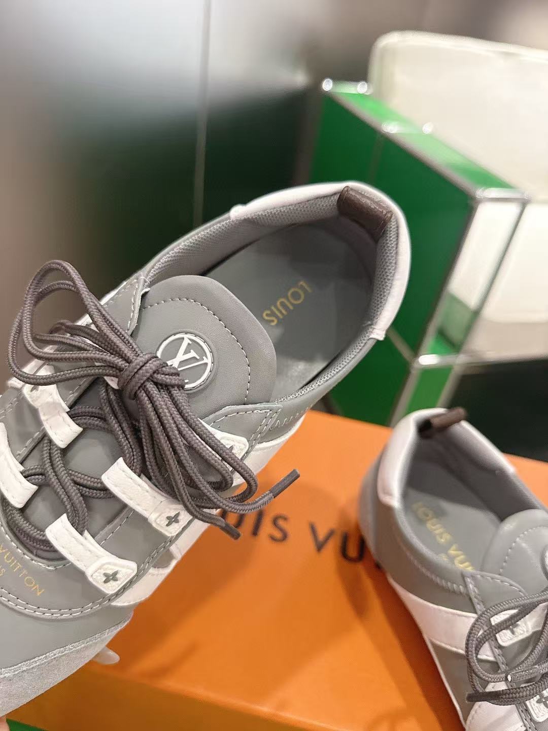 LVの高品質レースアップスニーカー【50％割引+送料無料】