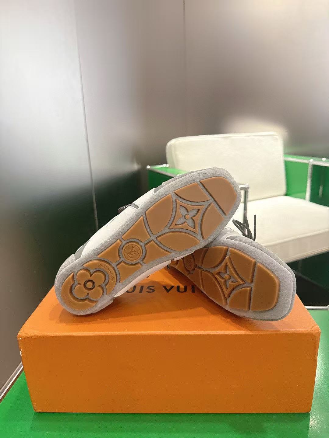 LVの高品質レースアップスニーカー【50％割引+送料無料】