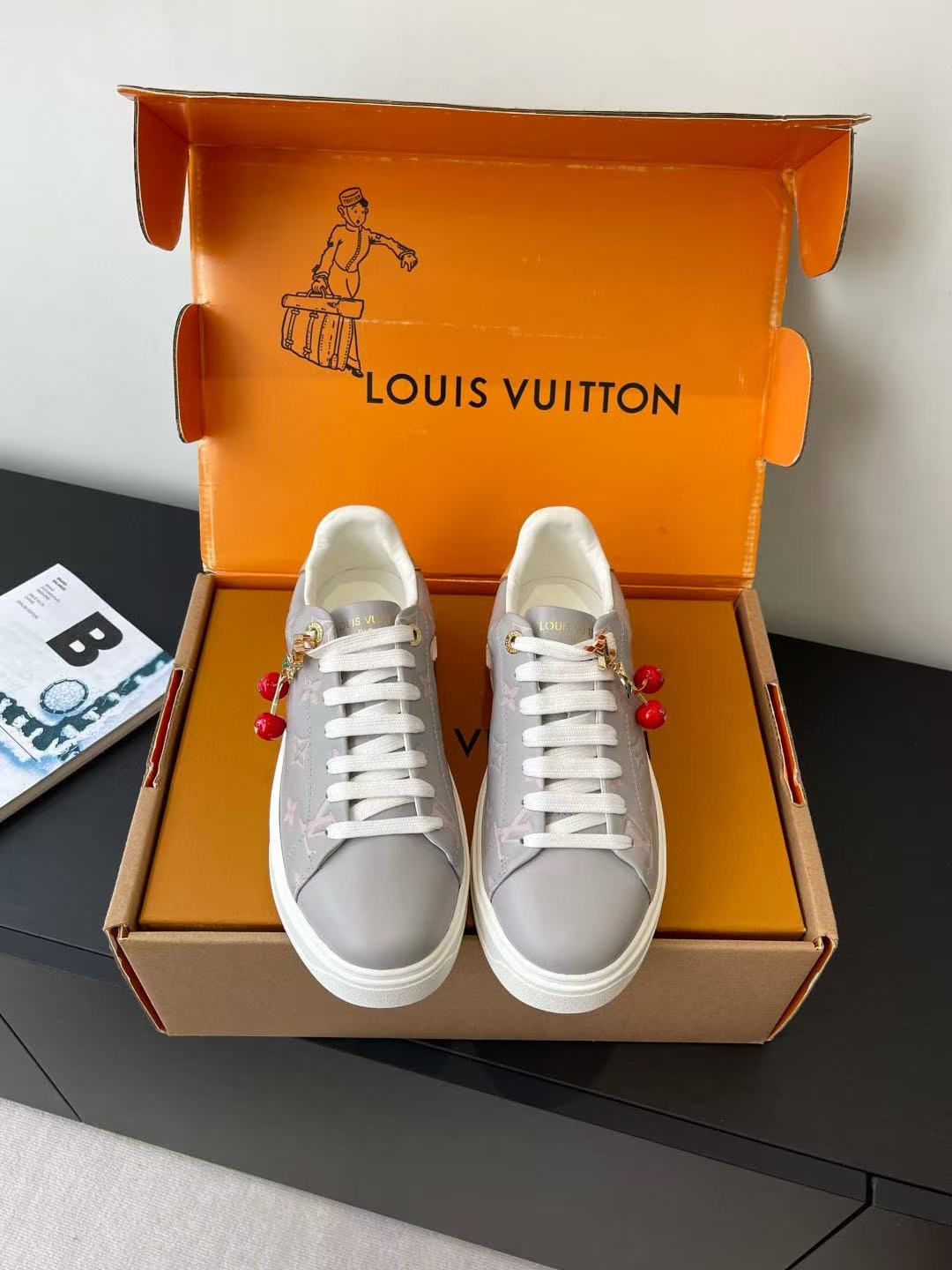 LVの高品質プリントカジュアルシューズ【50％割引+送料無料】