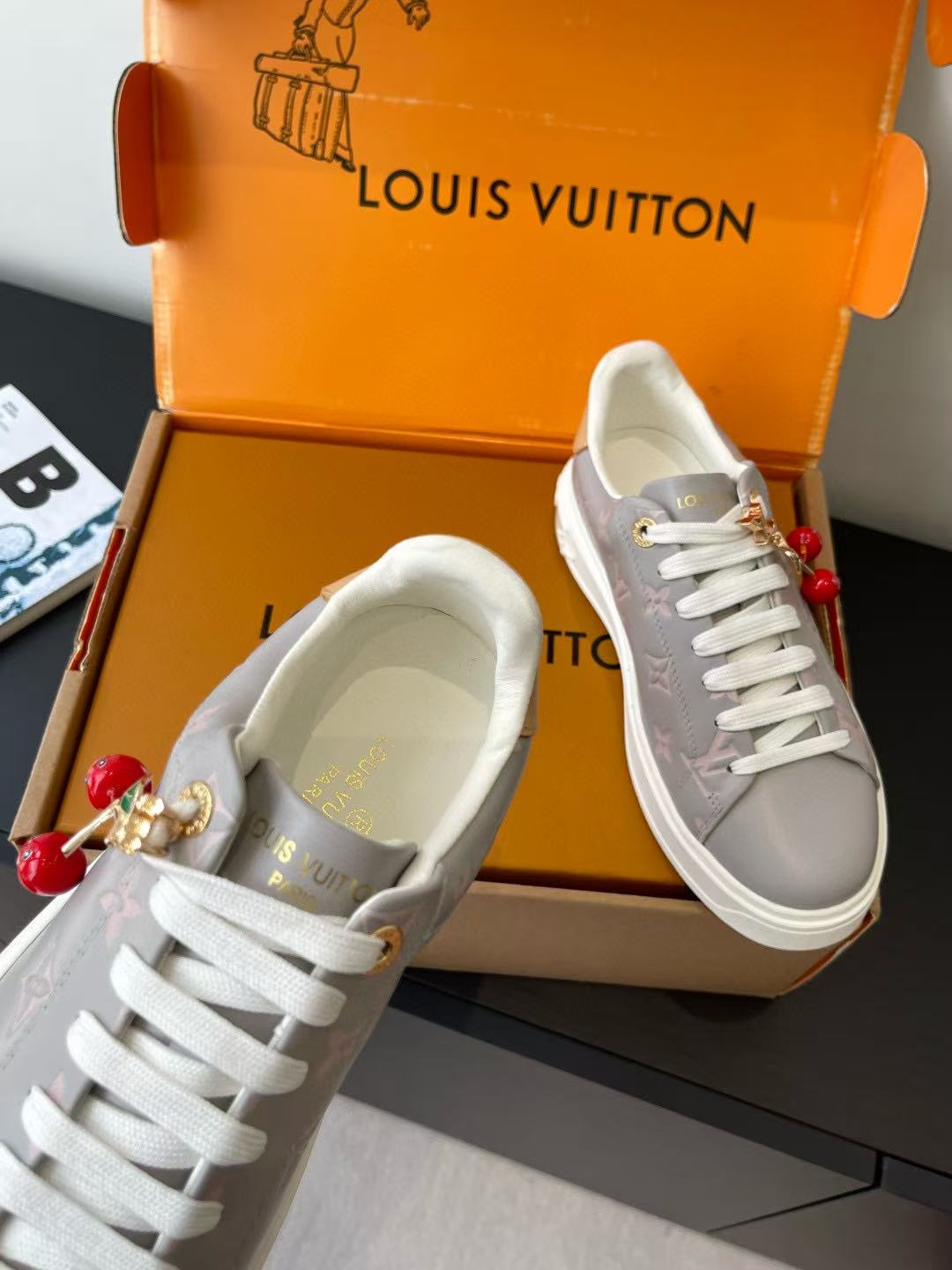 LVの高品質プリントカジュアルシューズ【50％割引+送料無料】