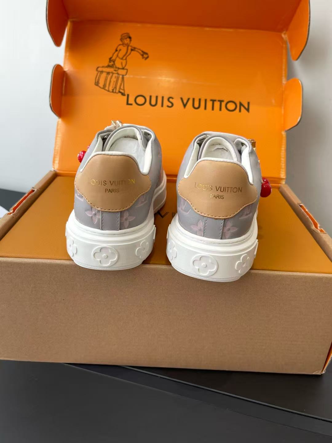 LVの高品質プリントカジュアルシューズ【50％割引+送料無料】