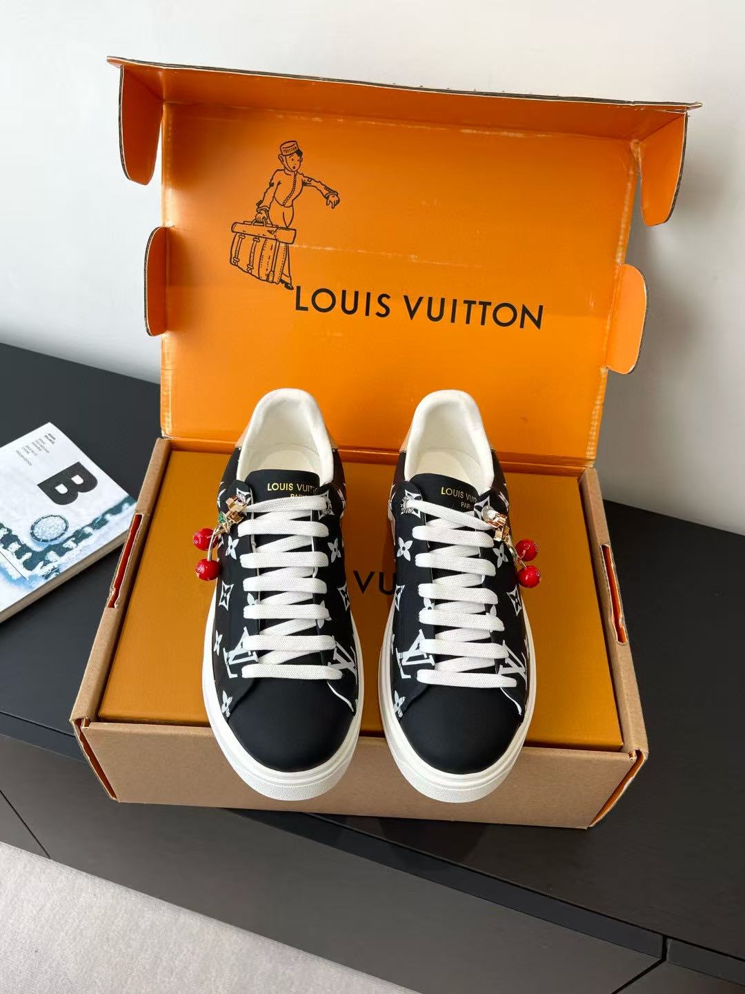 LVの高品質プリントカジュアルシューズ【50％割引+送料無料】