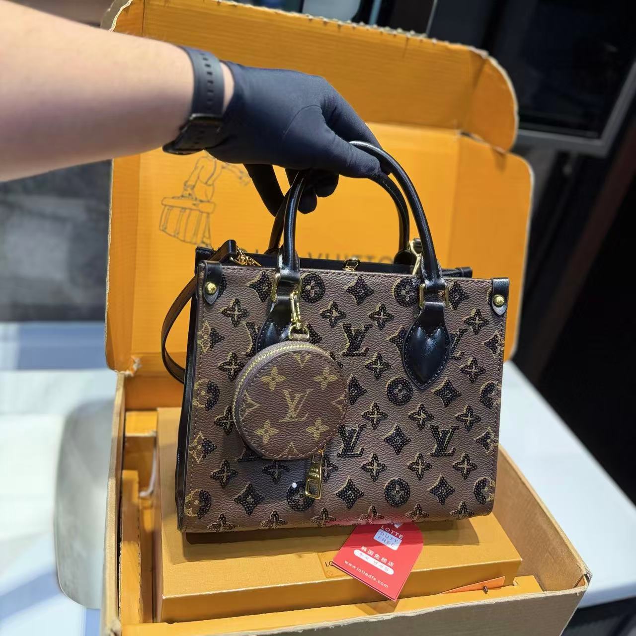 LV Onthegoジャングルトートバッグ【50％割引+送料無料】