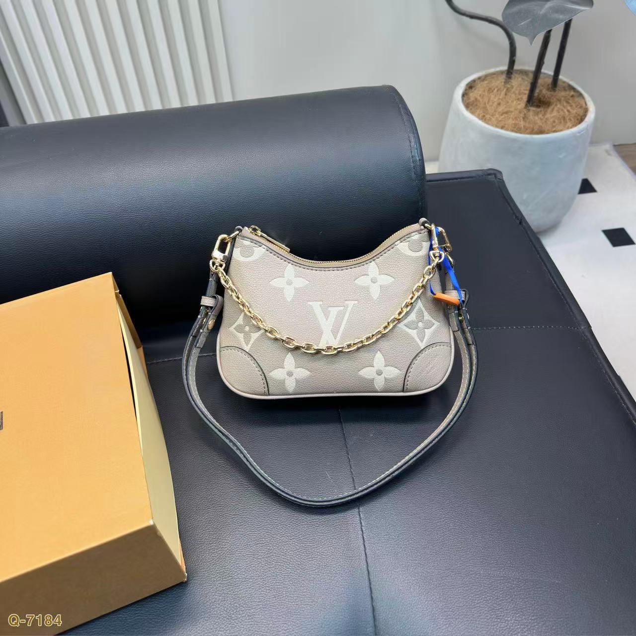 LVチェーンアンダーアームバッグ【50％割引+送料無料】