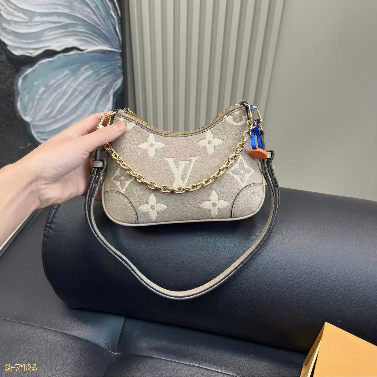 LVチェーンアンダーアームバッグ【50％割引+送料無料】