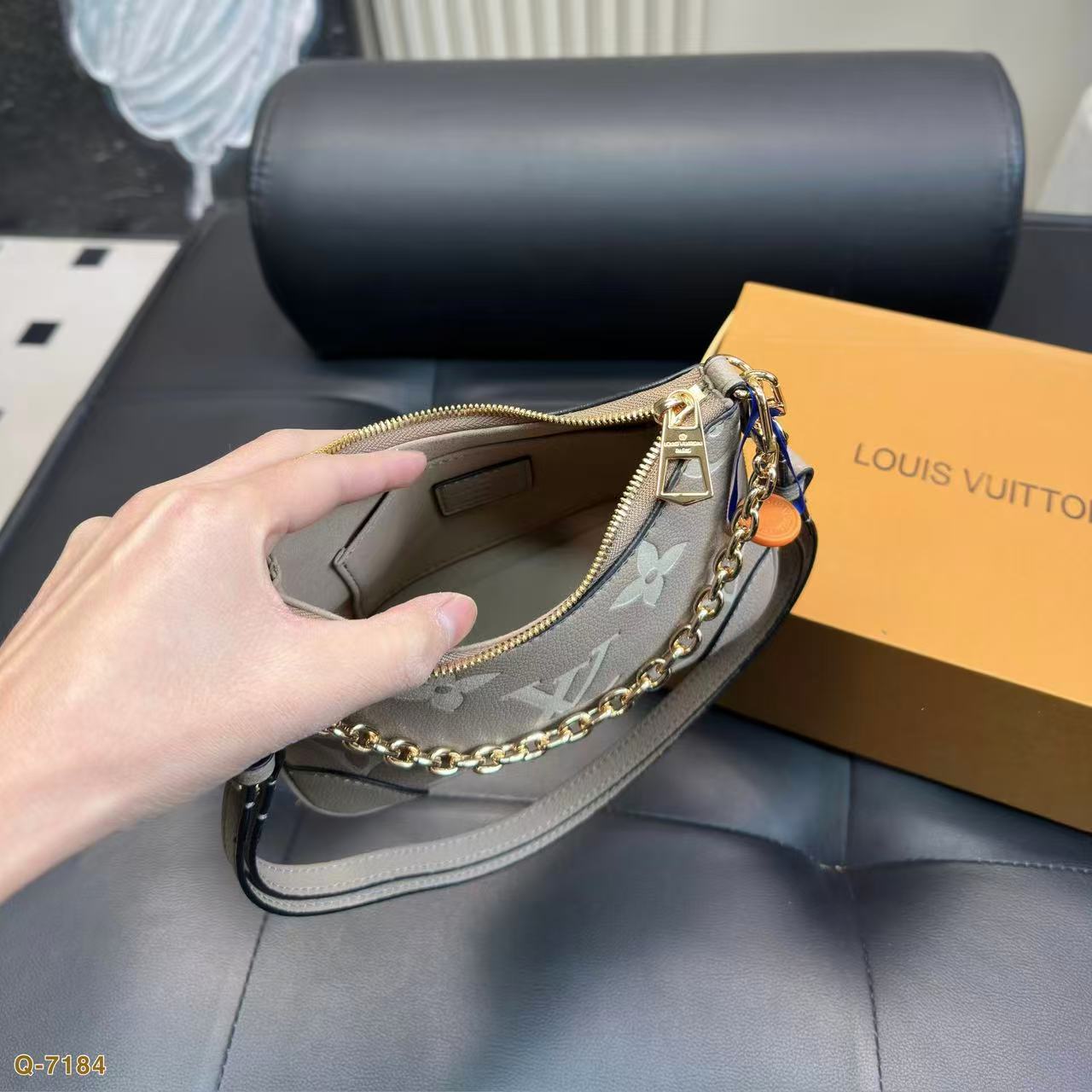 LVチェーンアンダーアームバッグ【50％割引+送料無料】