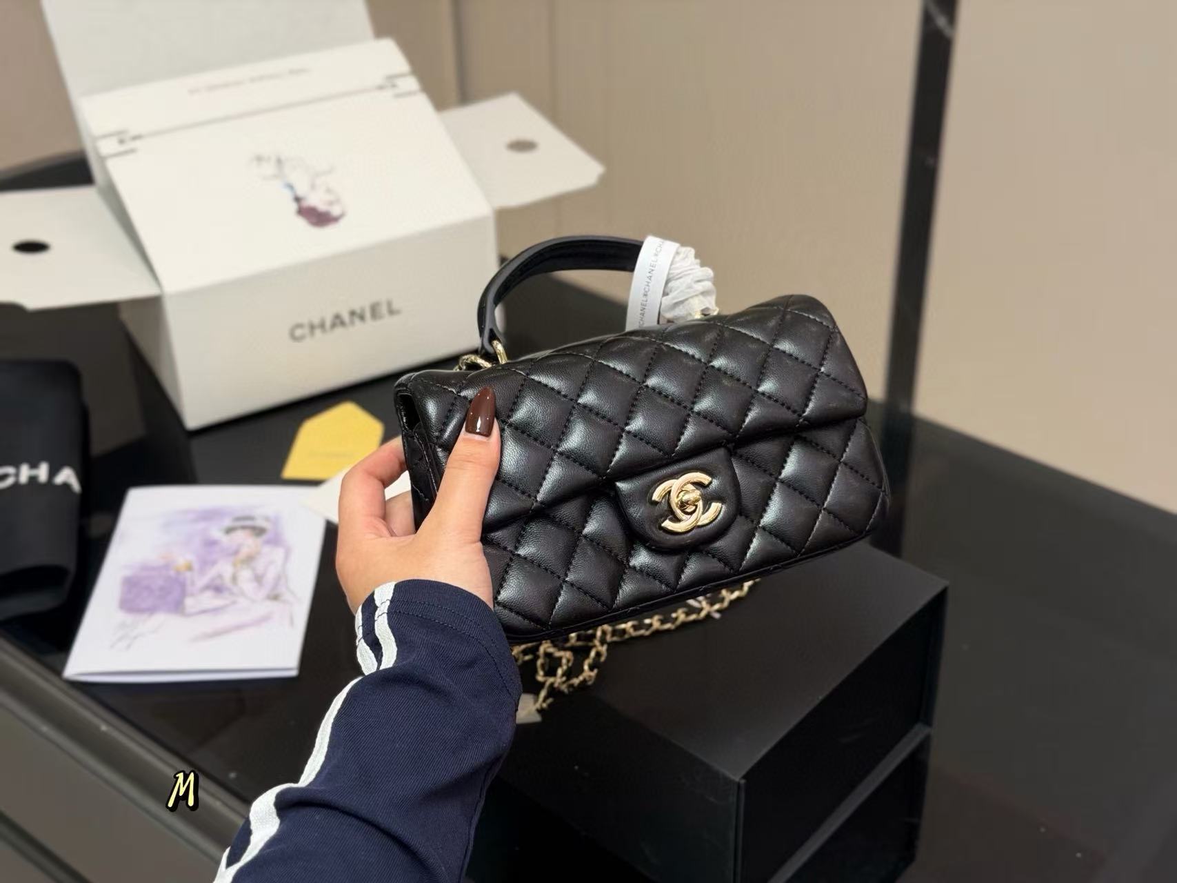 CHANE1 チェーンハンドバッグ【50％割引+送料無料】