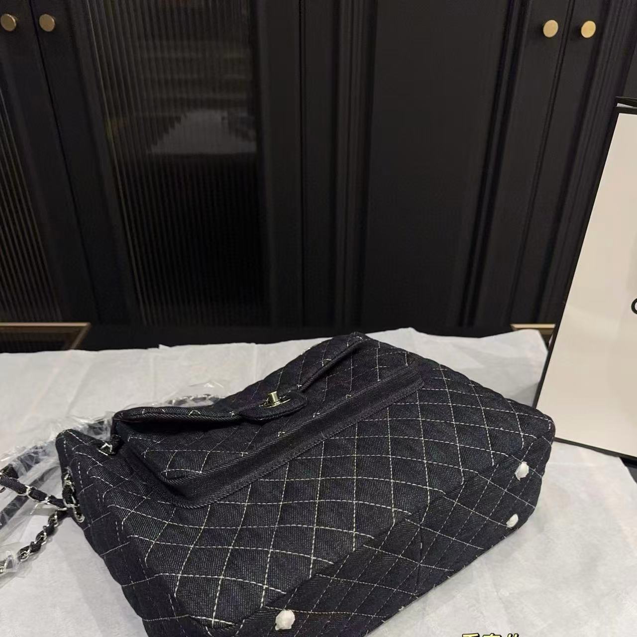 CHANE1 デニムチェーントートバッグ【50％割引+送料無料】