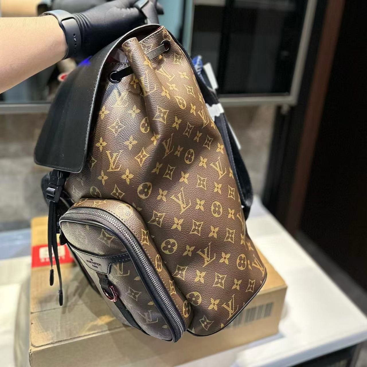 LV メンズ バックパック【50％割引+送料無料】