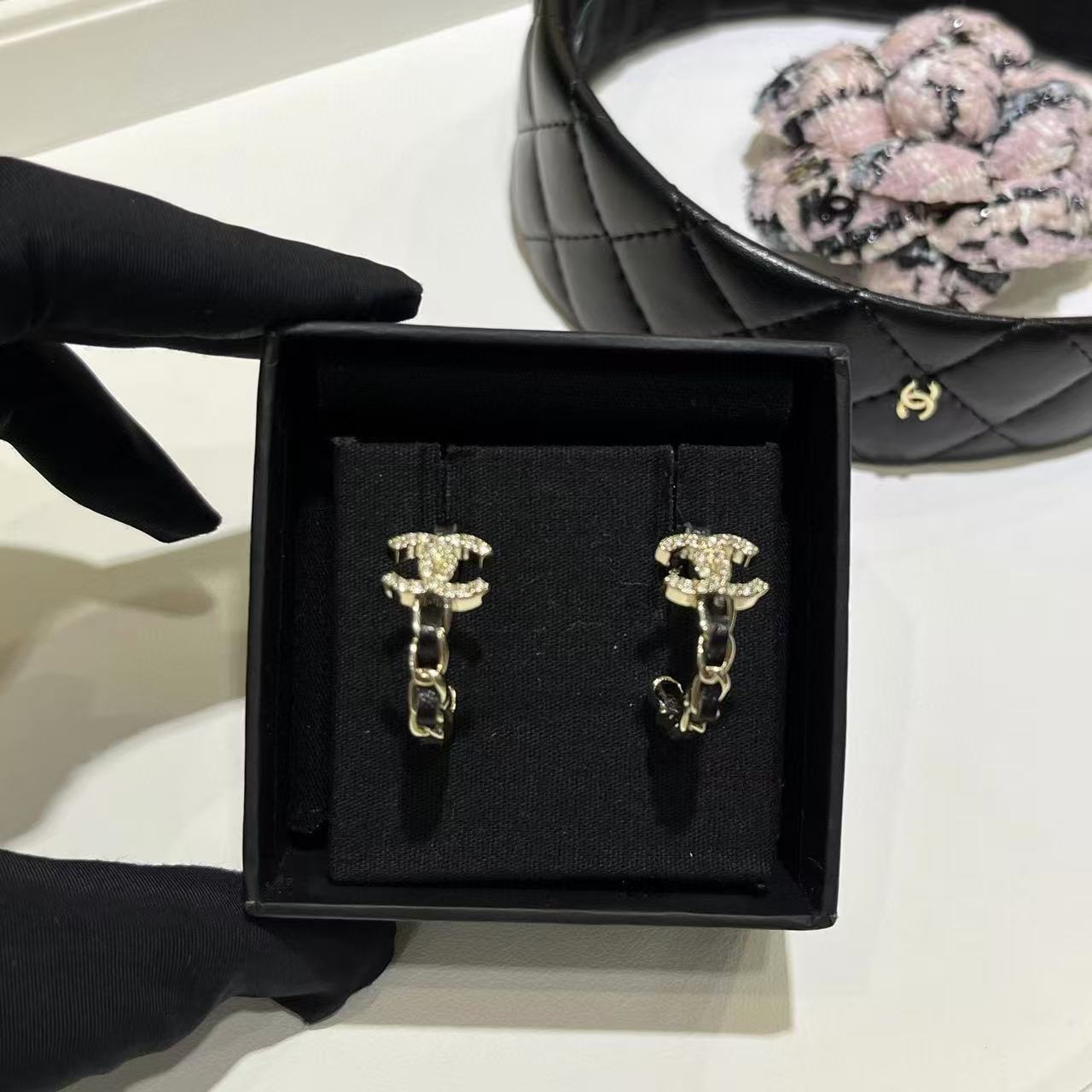 CHANE1 ダブルC レザーフープイヤリング【50％割引+送料無料】