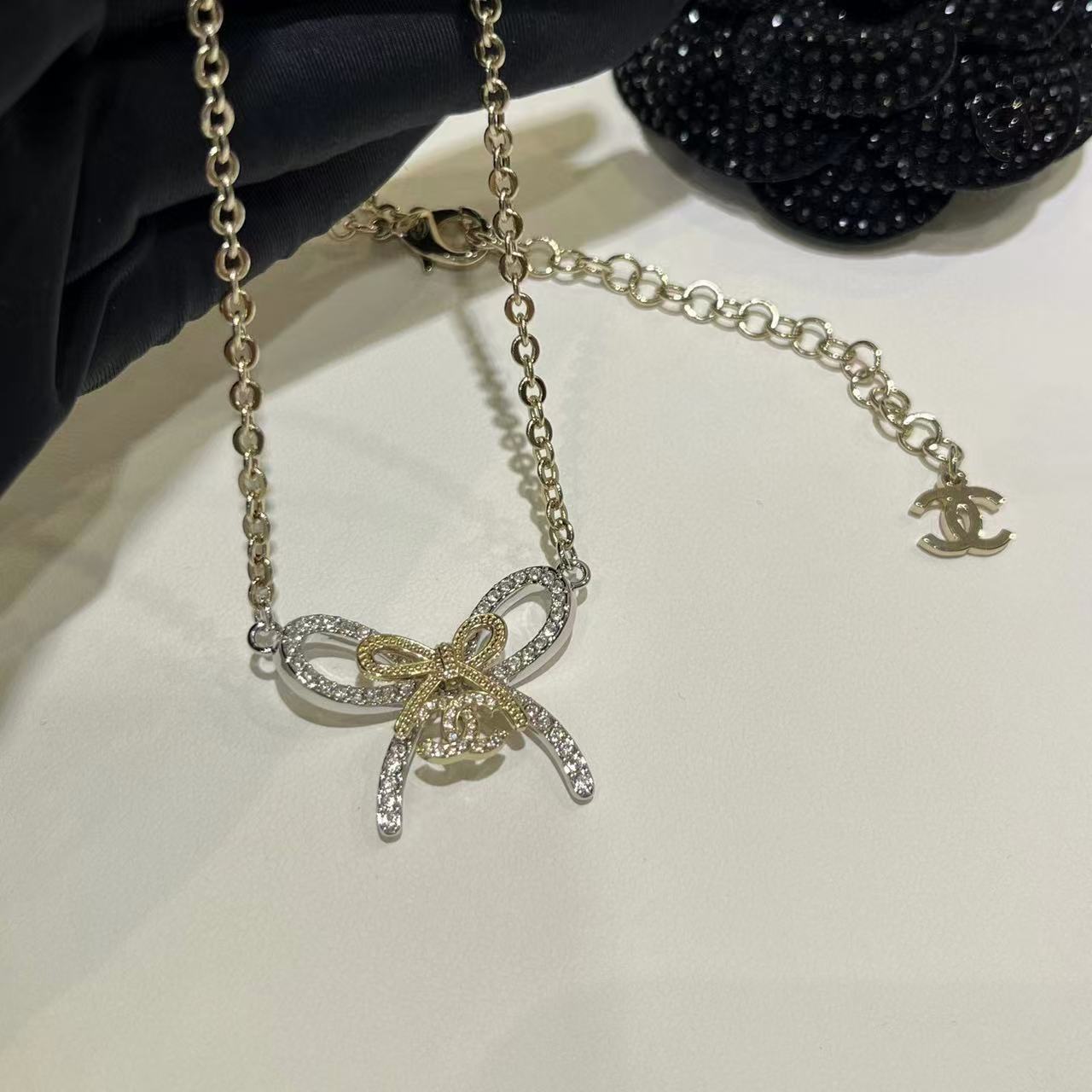 CHANE1 ボウ ダブルC ダイヤモンドネックレス【50％割引+送料無料】
