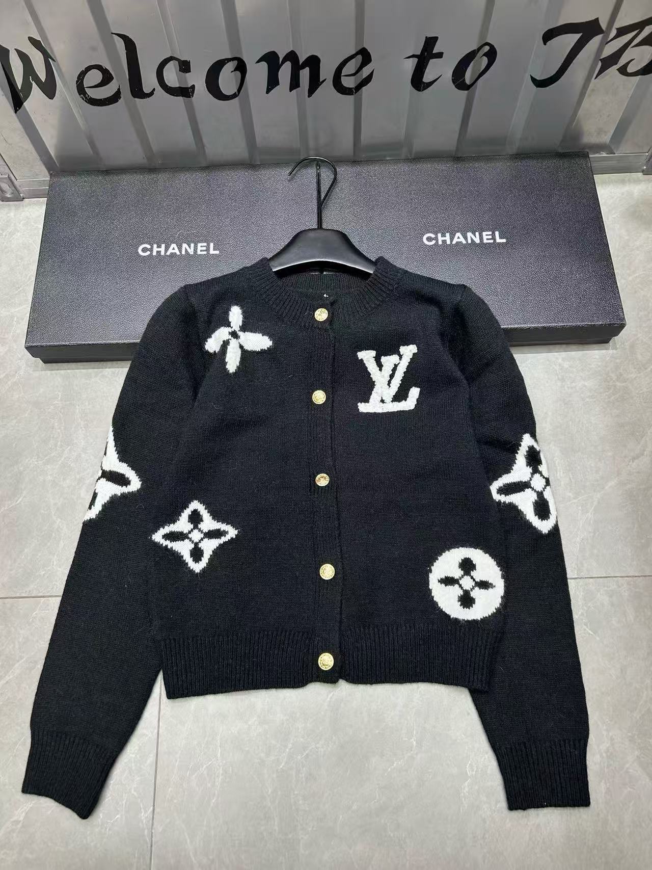 LV 四つ葉のクローバー フロック レター ウール カーディガン【50％割引+送料無料】