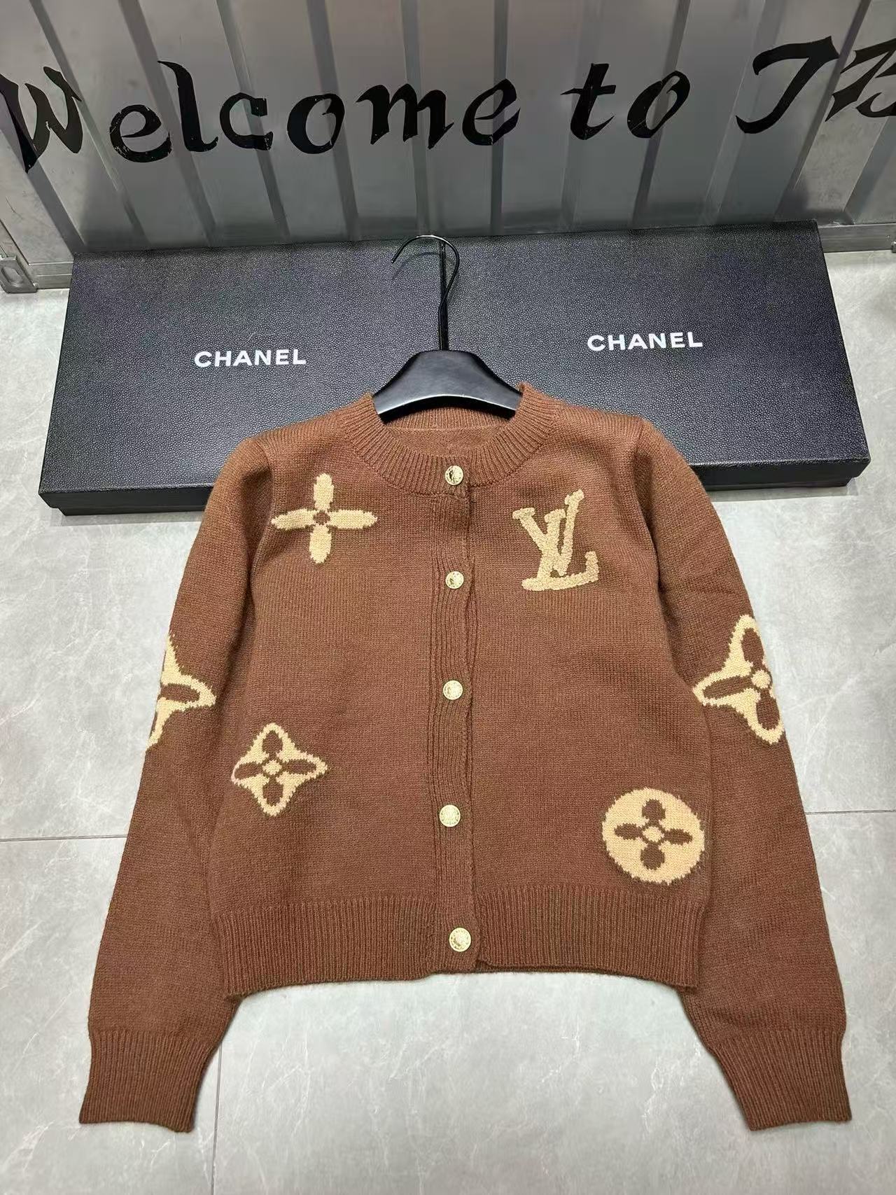 LV 四つ葉のクローバー フロック レター ウール カーディガン【50％割引+送料無料】