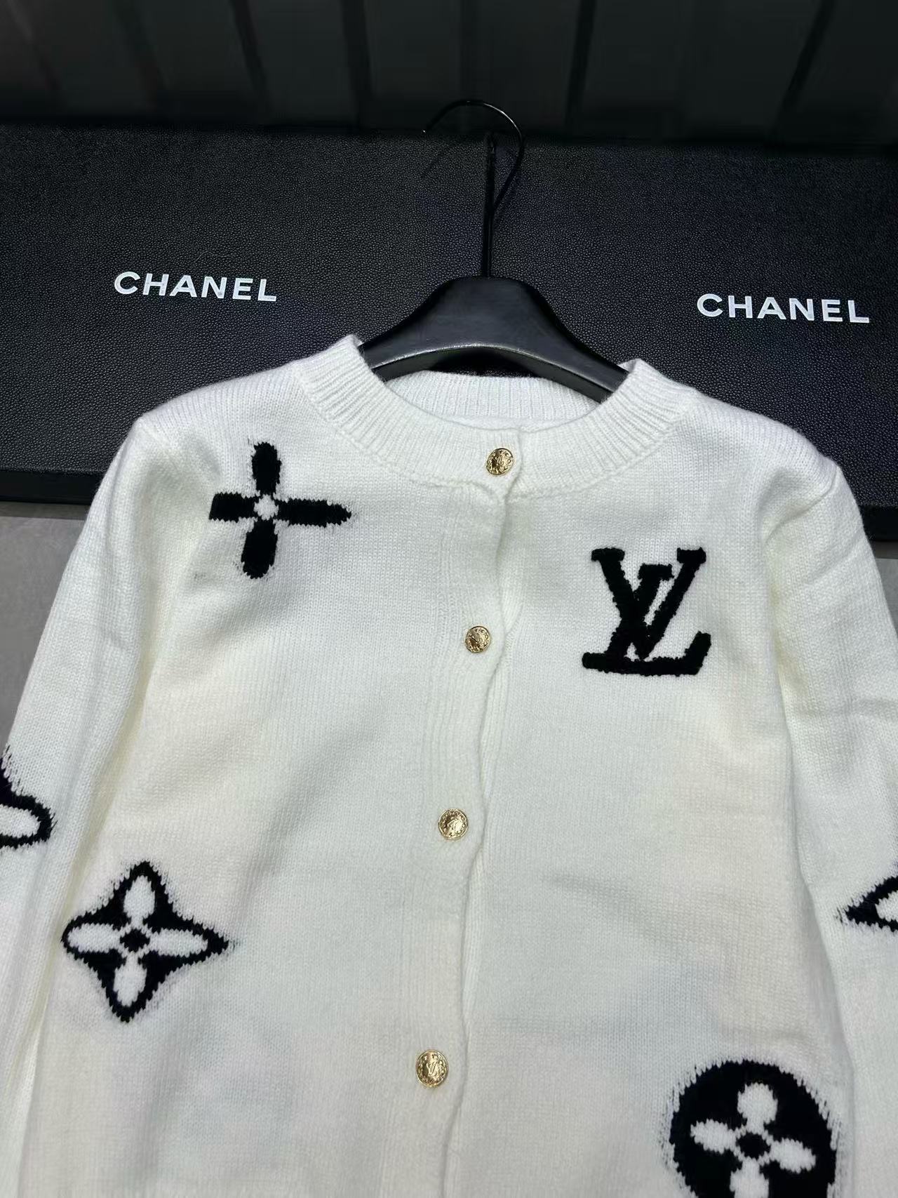 LV 四つ葉のクローバー フロック レター ウール カーディガン【50％割引+送料無料】