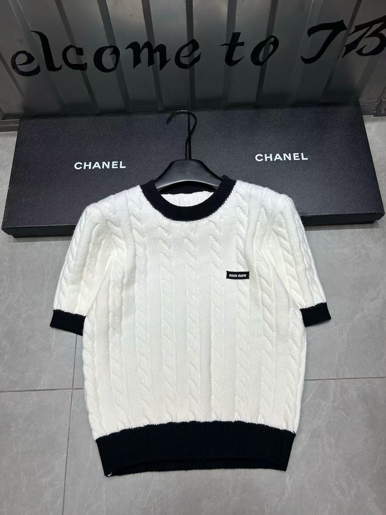 M1UM1U ケーブルニットウールセーター【50％割引+送料無料】