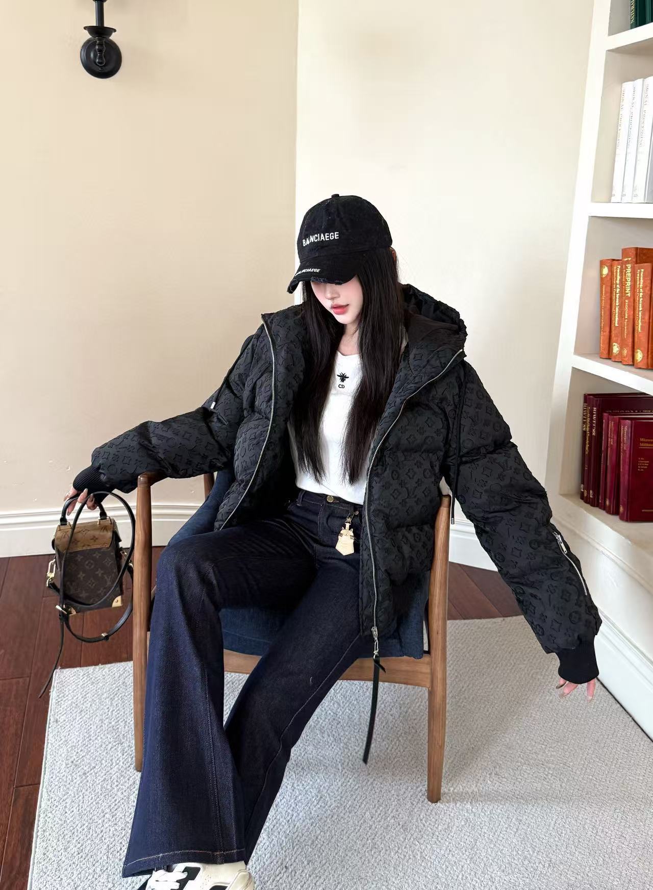 LVの高品質プリントダウンジャケット【50％割引+送料無料】