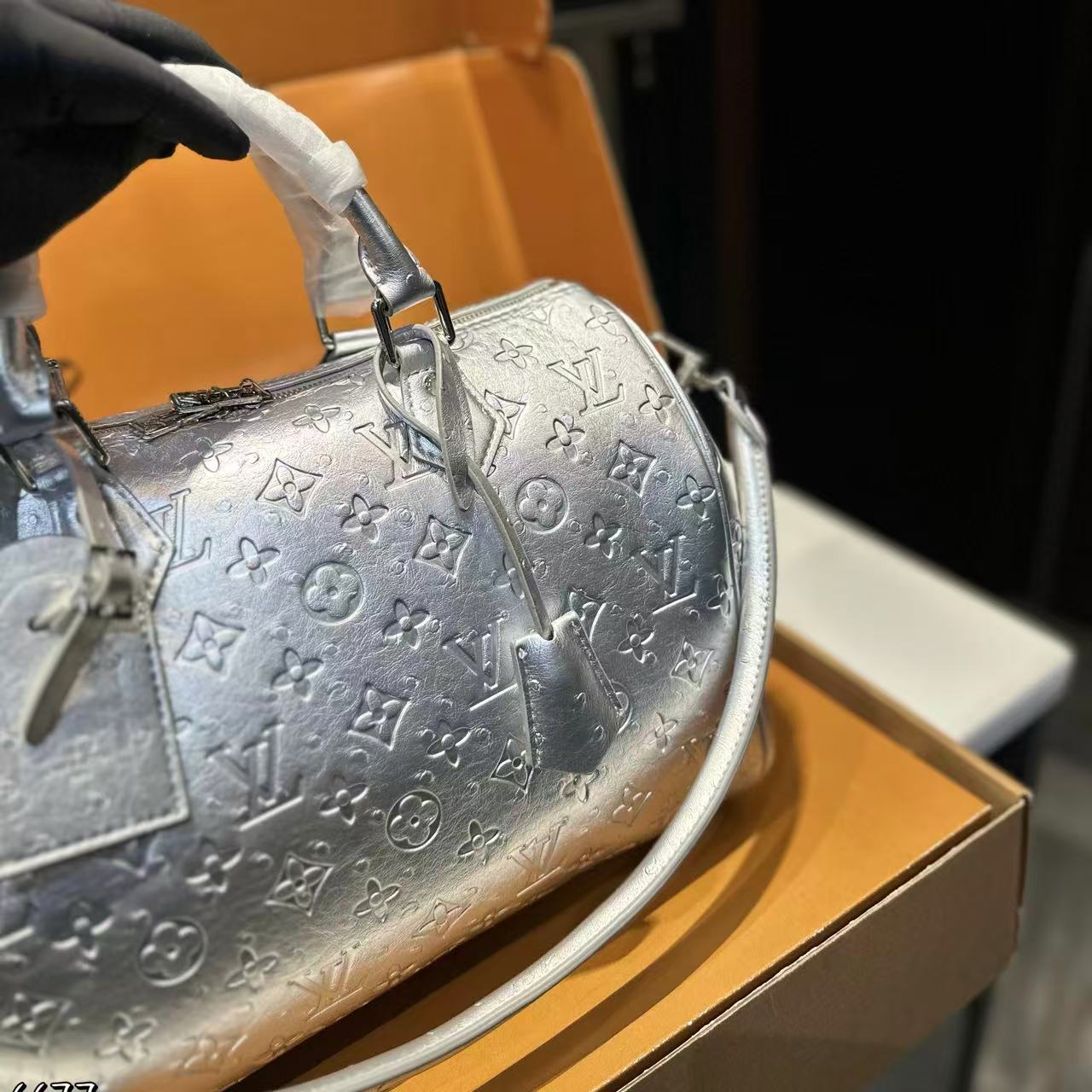 LVエンボスハンドバッグ【50％割引+送料無料】