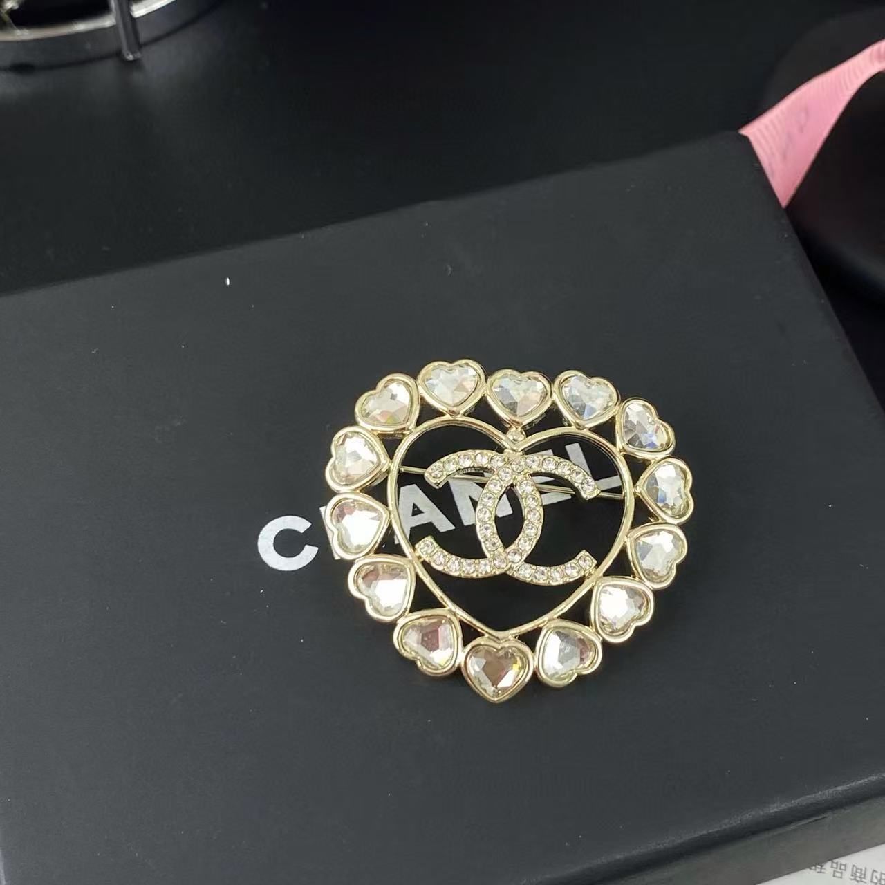 CHANE1 ダブルC ハート ダイヤモンド ブローチ【50％割引+送料無料】