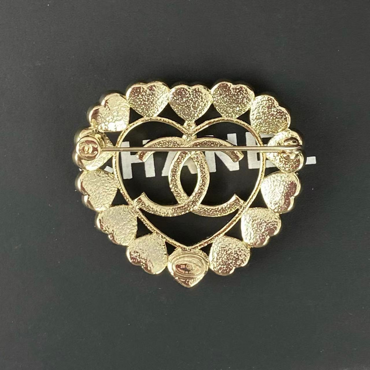 CHANE1 ダブルC ハート ダイヤモンド ブローチ【50％割引+送料無料】