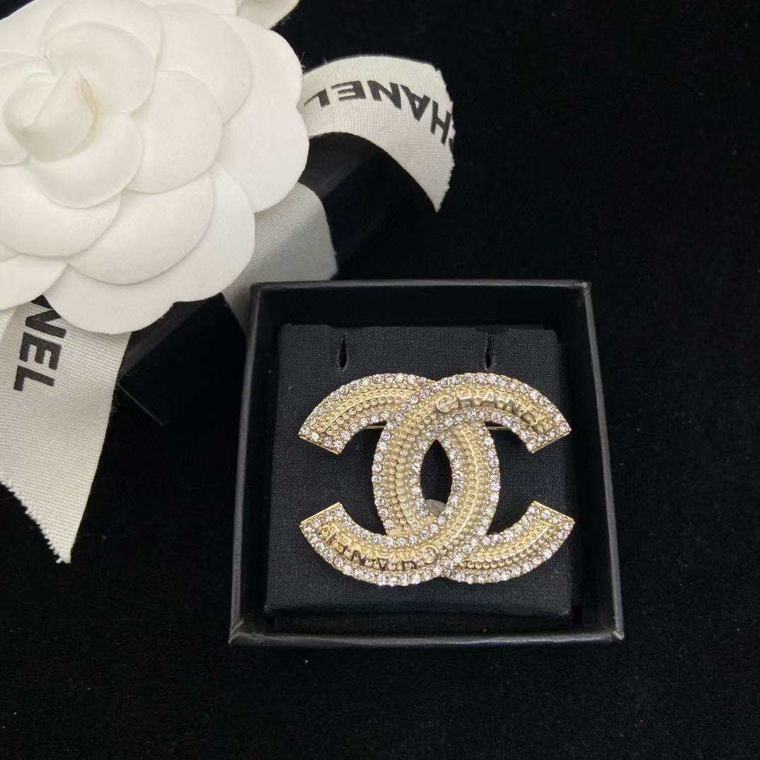 CHANE1 ダブルCレター フルダイヤモンドブローチ【50％割引+送料無料】