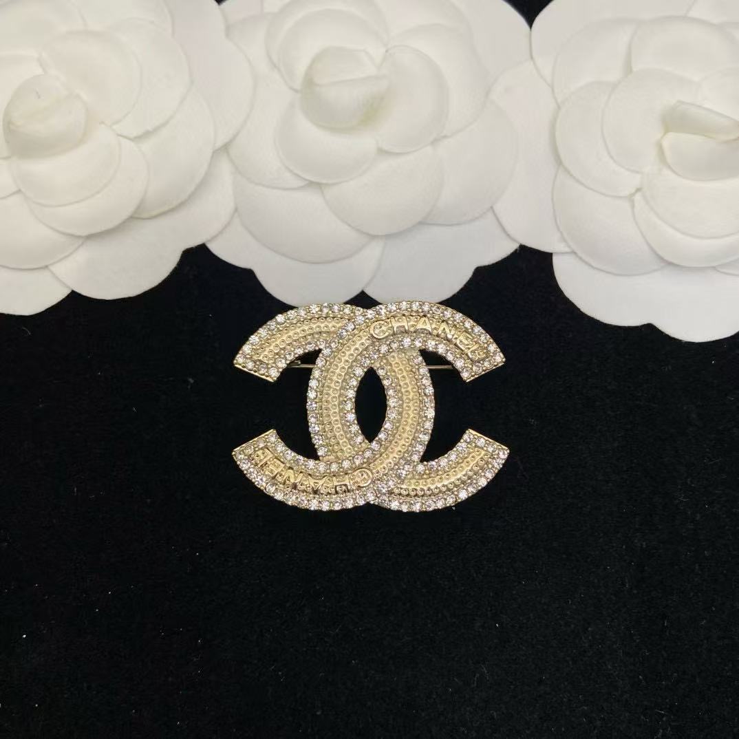 CHANE1 ダブルCレター フルダイヤモンドブローチ【50％割引+送料無料】