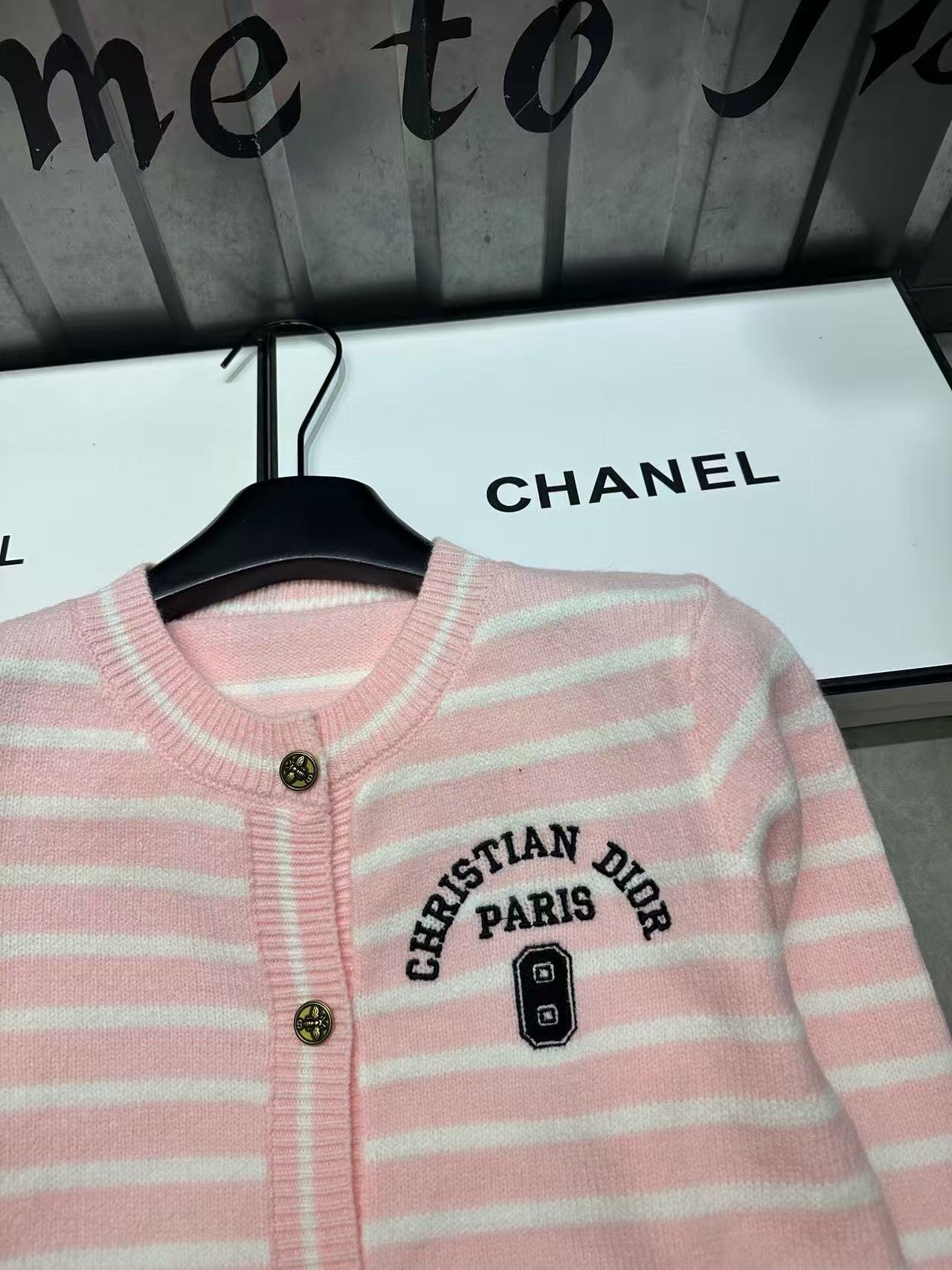 DIOR ストライプ レター ウール カーディガン【50％割引+送料無料】