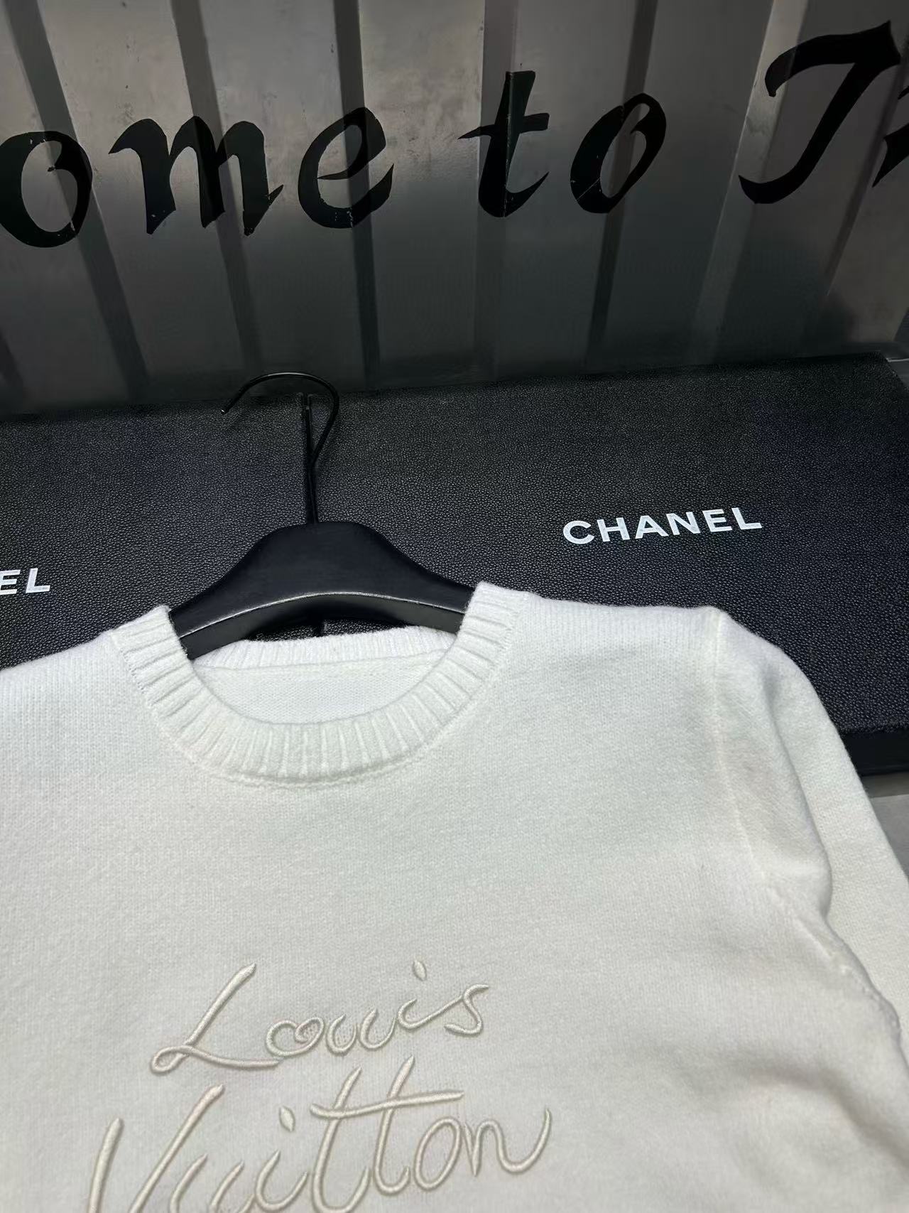 LV エンブロイダリー レター セーター【50％割引+送料無料】