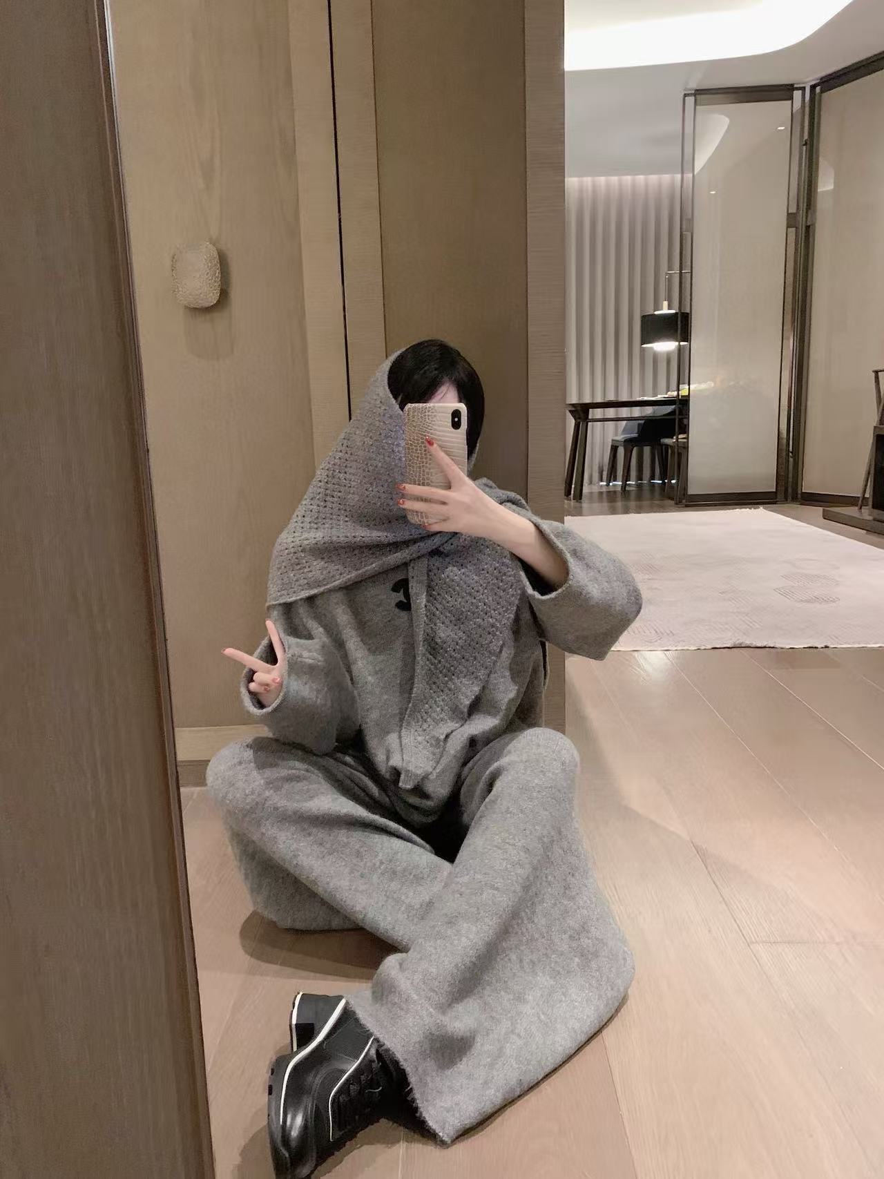 CHANE1 ダブルC スカーフ付き カジュアルスーツ【50％割引+送料無料】