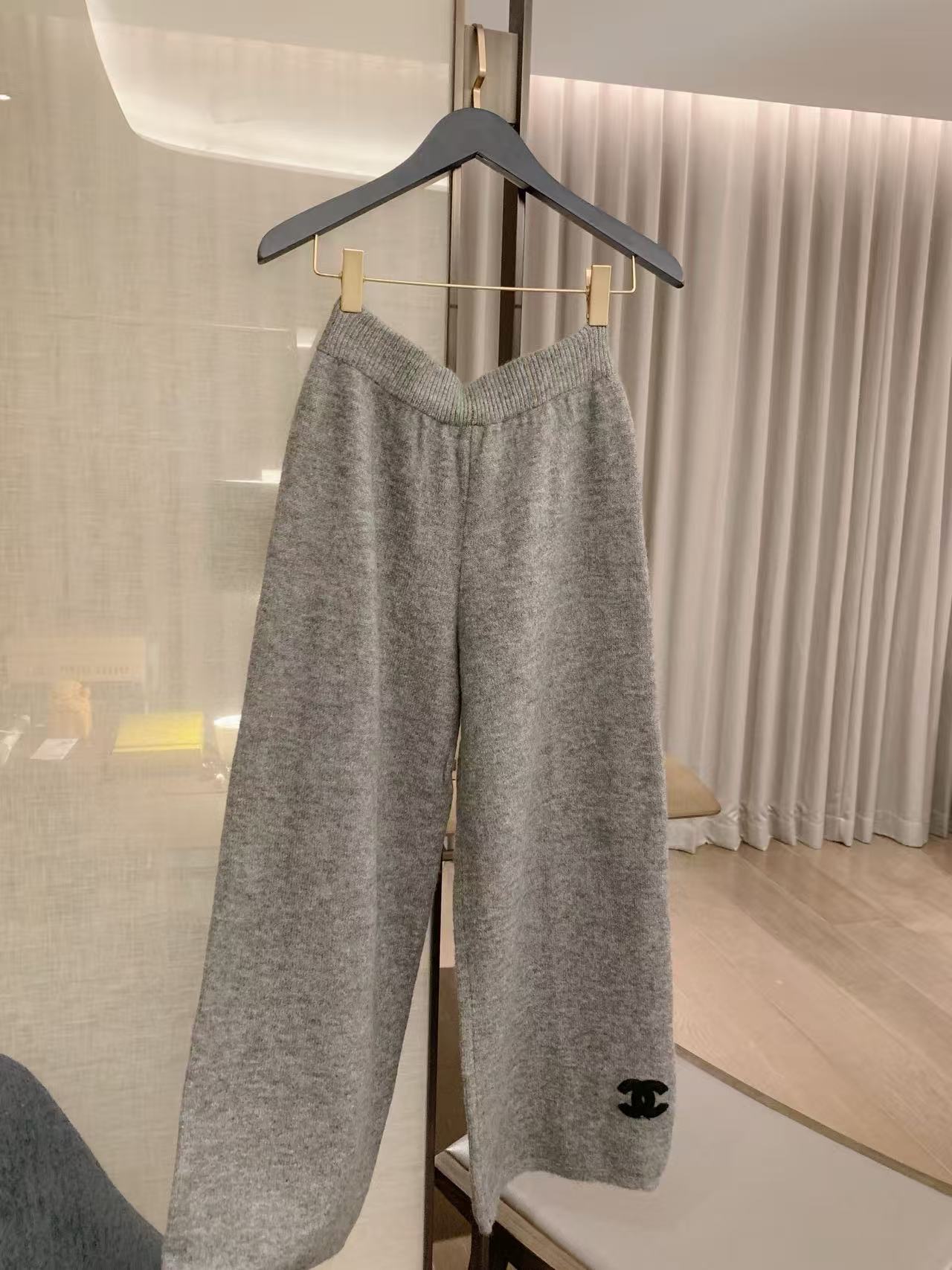 CHANE1 ダブルC スカーフ付き カジュアルスーツ【50％割引+送料無料】