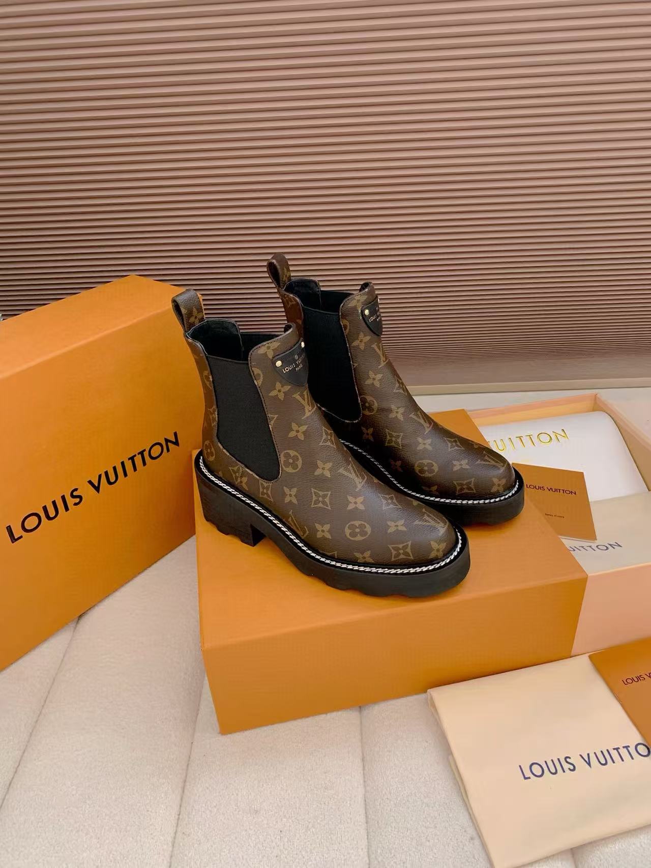 LVの高品質牛革マーティンブーツ【50％割引+送料無料】