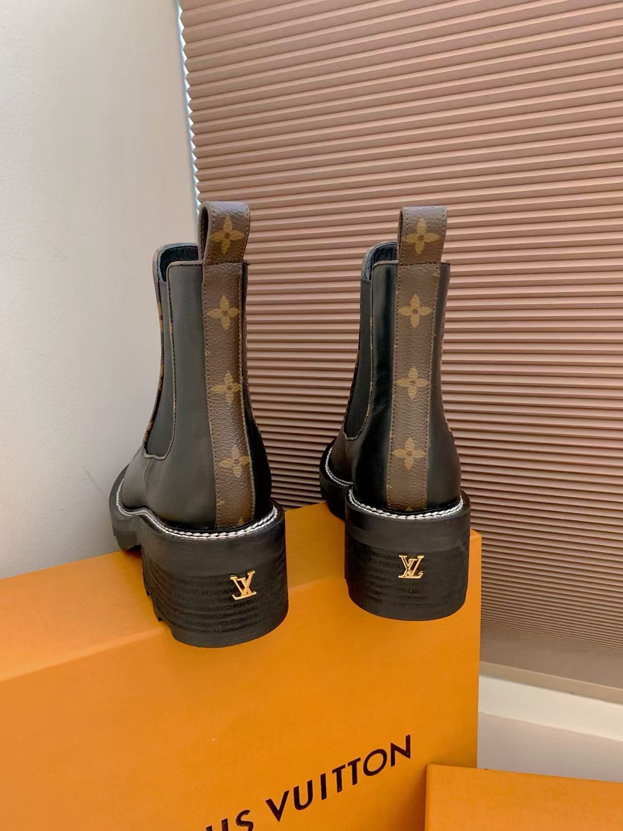 LVの高品質牛革マーティンブーツ【50％割引+送料無料】