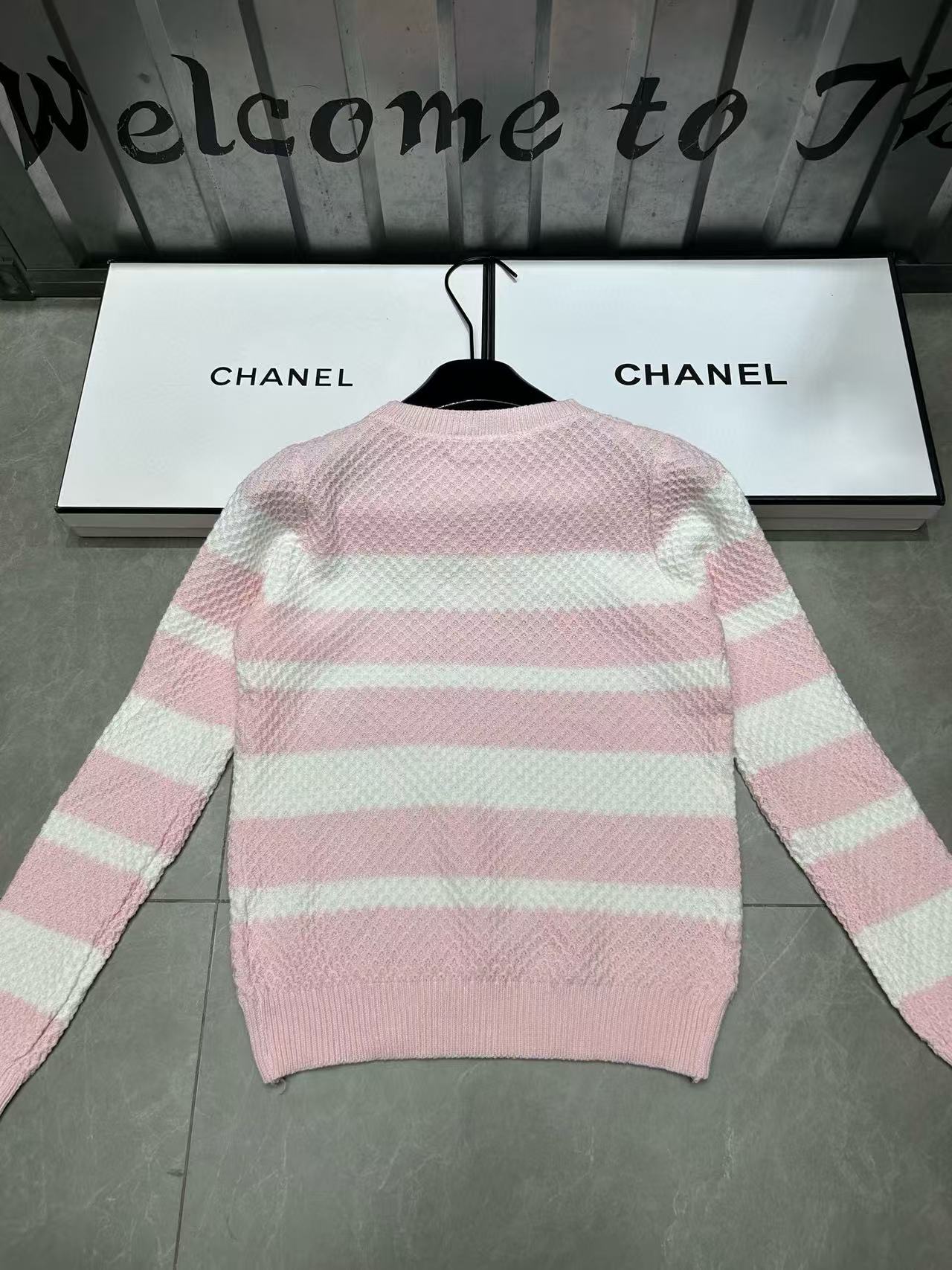 CHANE1 フロックロゴ ストライプ ウール セーター【50％割引+送料無料】