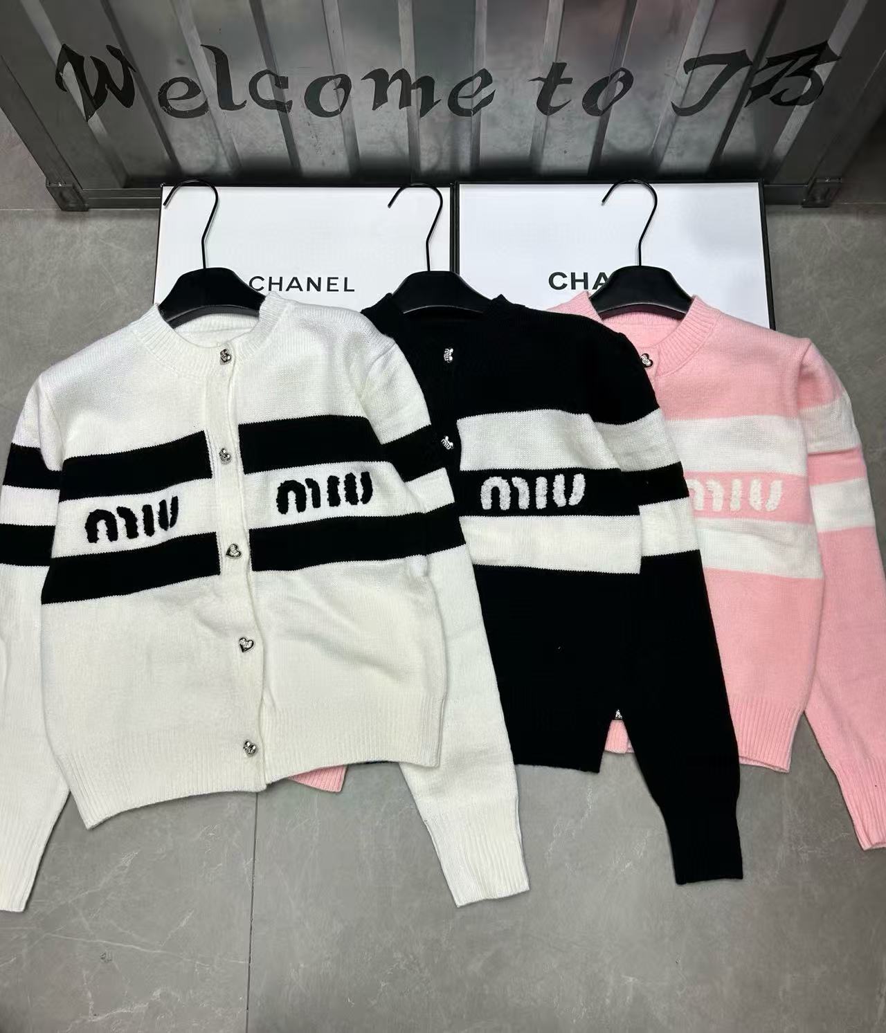 M1UM1U ハート型ボタンウールカーディガン【50％割引+送料無料】