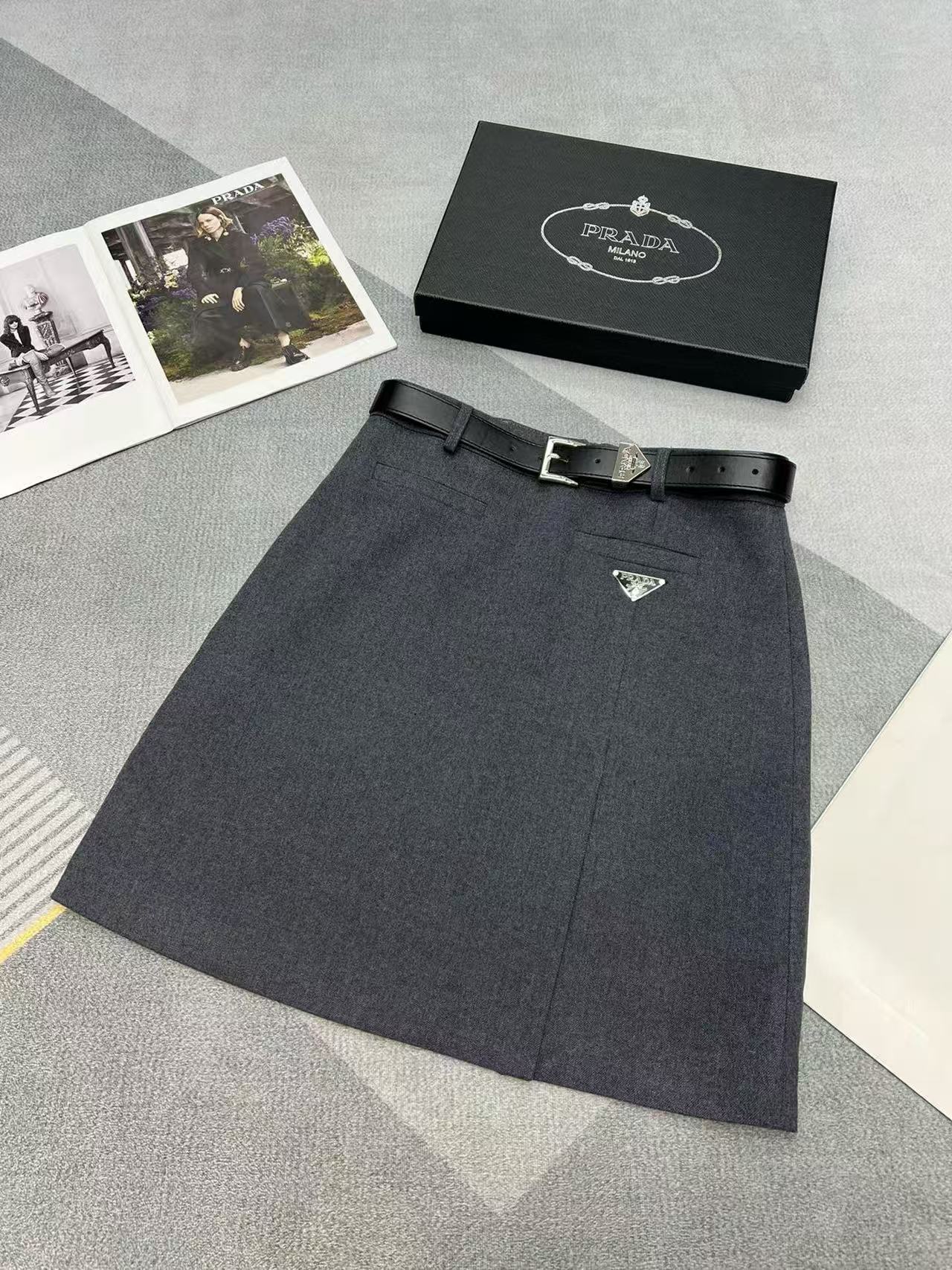 PR4DA ミニマリスト トライアングル ロゴ スカート【50％割引+送料無料】