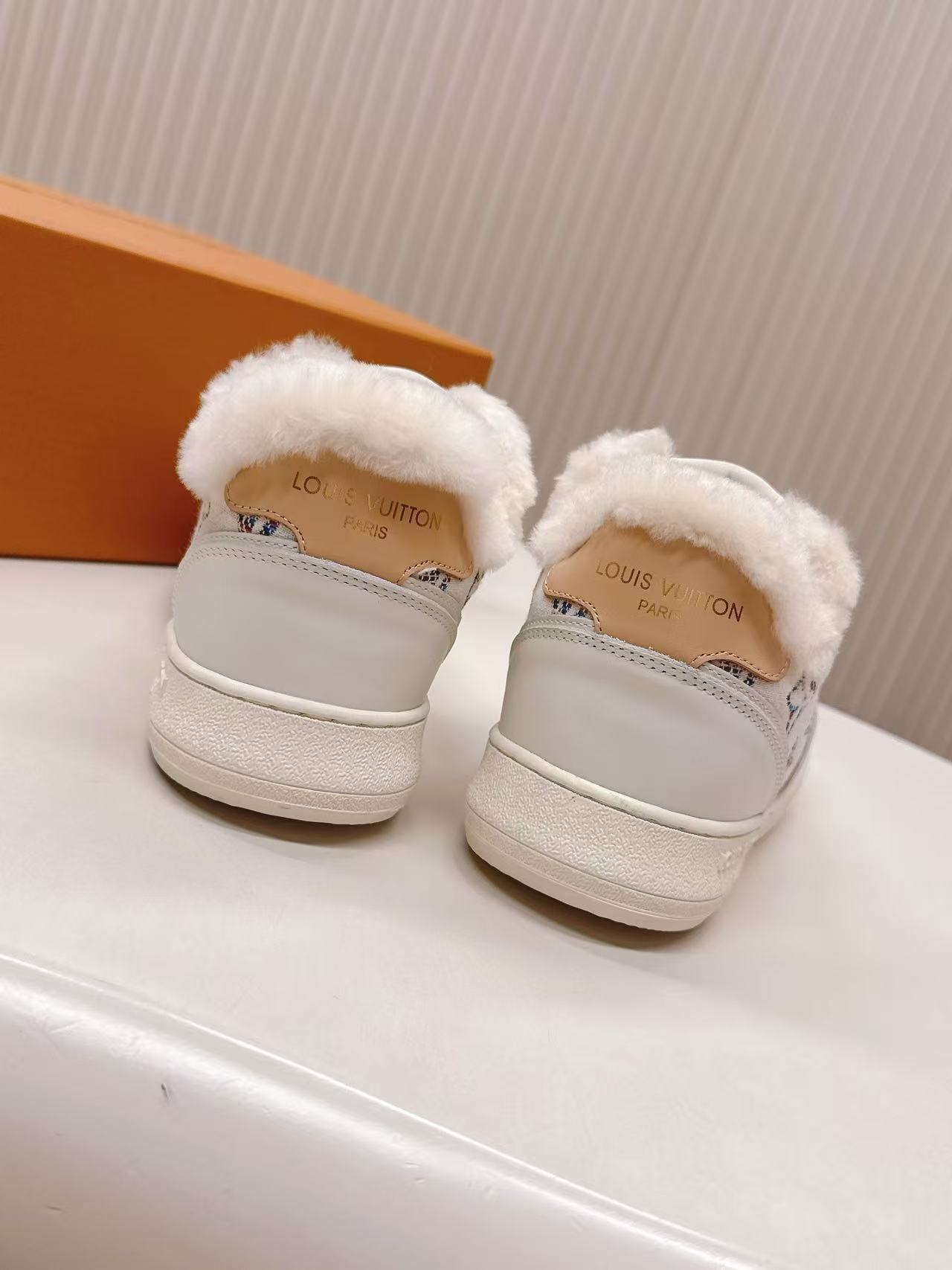 LVの高品質ウールレースアップカジュアルシューズ【50％割引+送料無料】