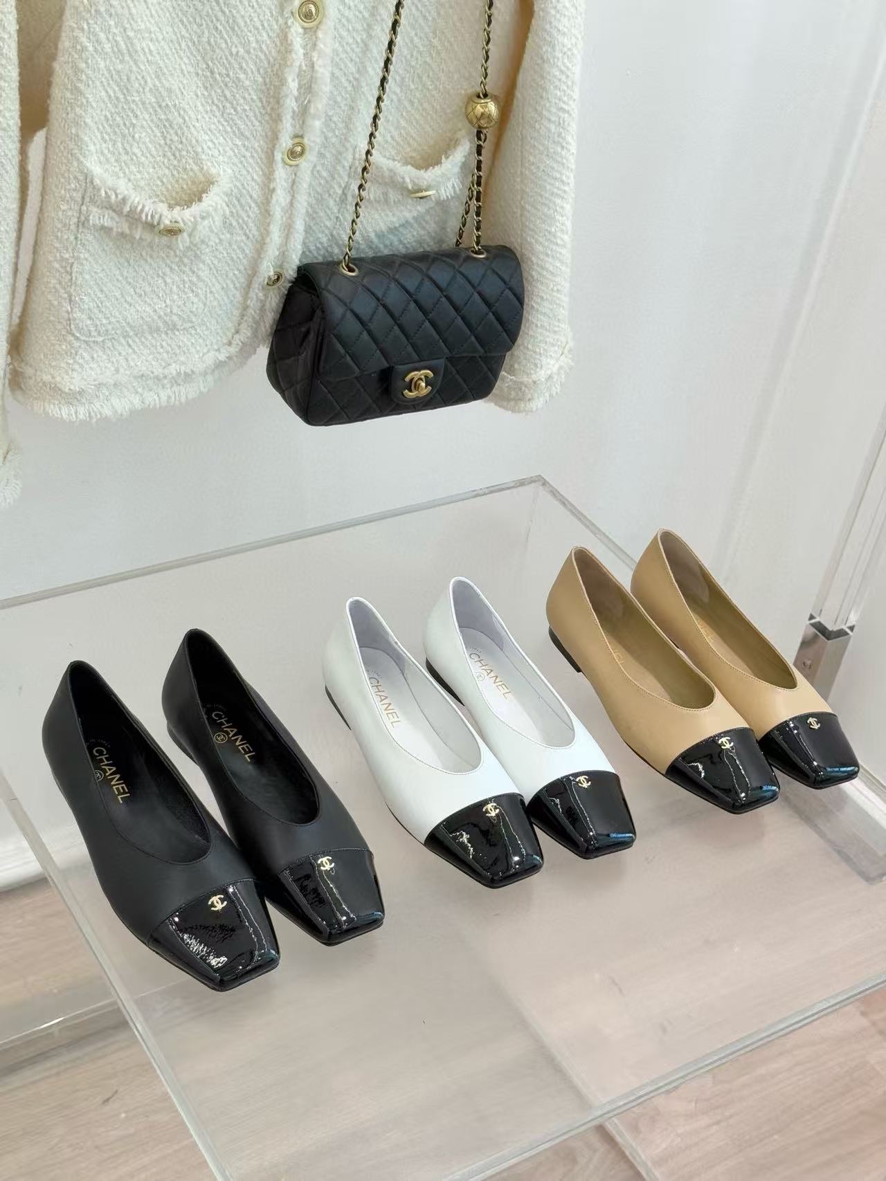 CHANE1 高品質スクエアトゥ ダブルC ラムスキン フラットシューズ【50％割引+送料無料】