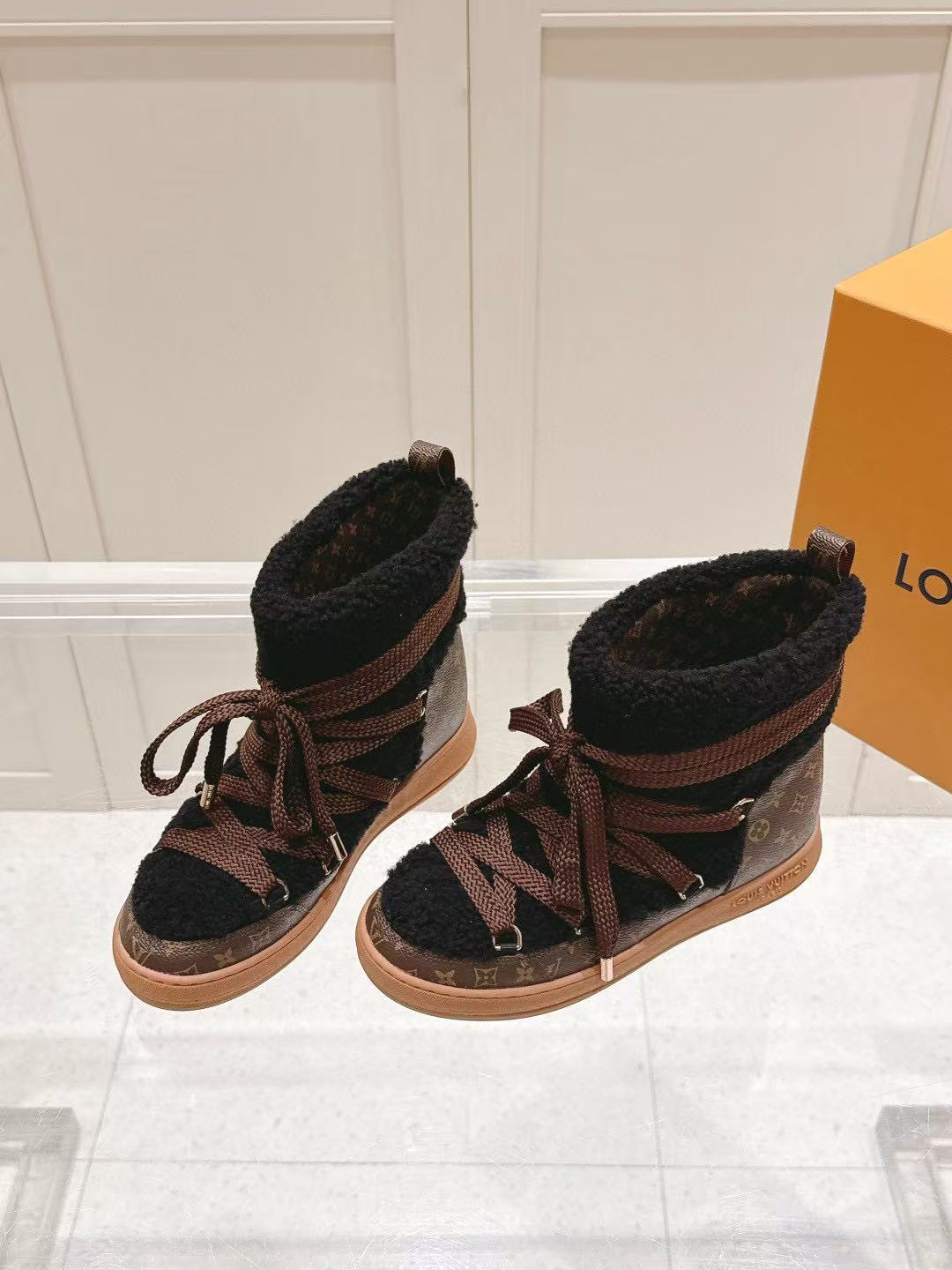 LVの高品質レースアップウールスノーブーツ【50％割引+送料無料】