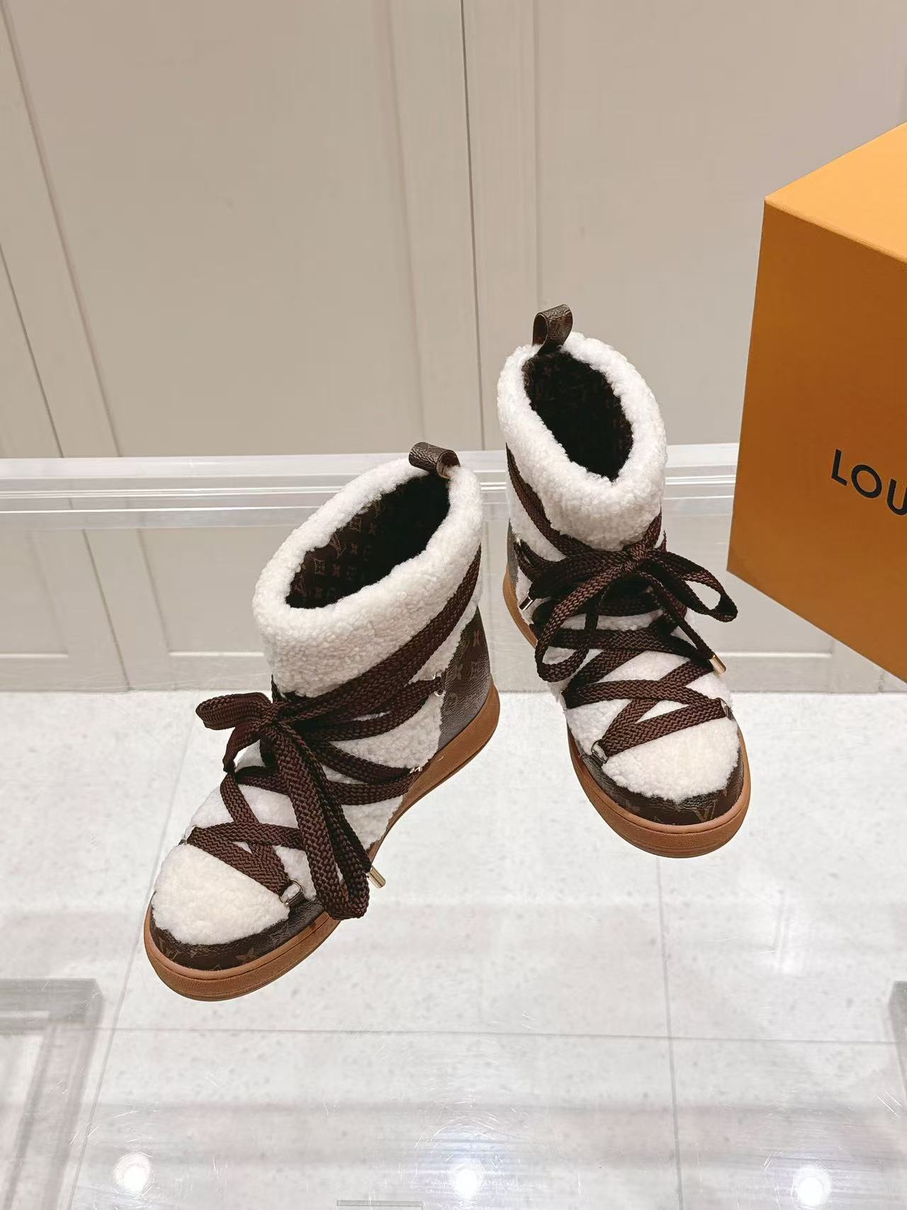 LVの高品質レースアップウールスノーブーツ【50％割引+送料無料】