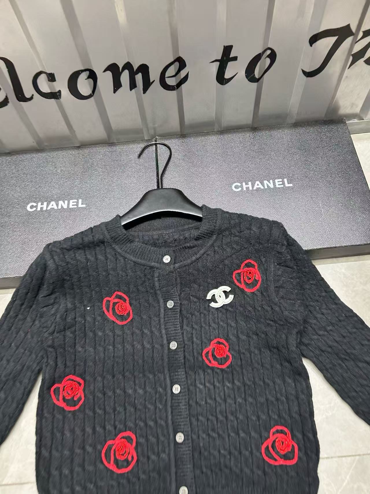 CHANE1 ダブルC フローラルウールカーディガン【50％割引+送料無料】